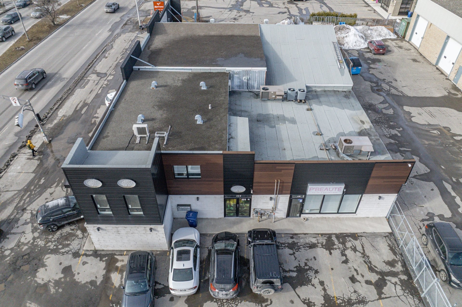 









328

 - 330


Boul. Curé-Labelle

,
Laval (Fabreville),




QC
J5J0H2

