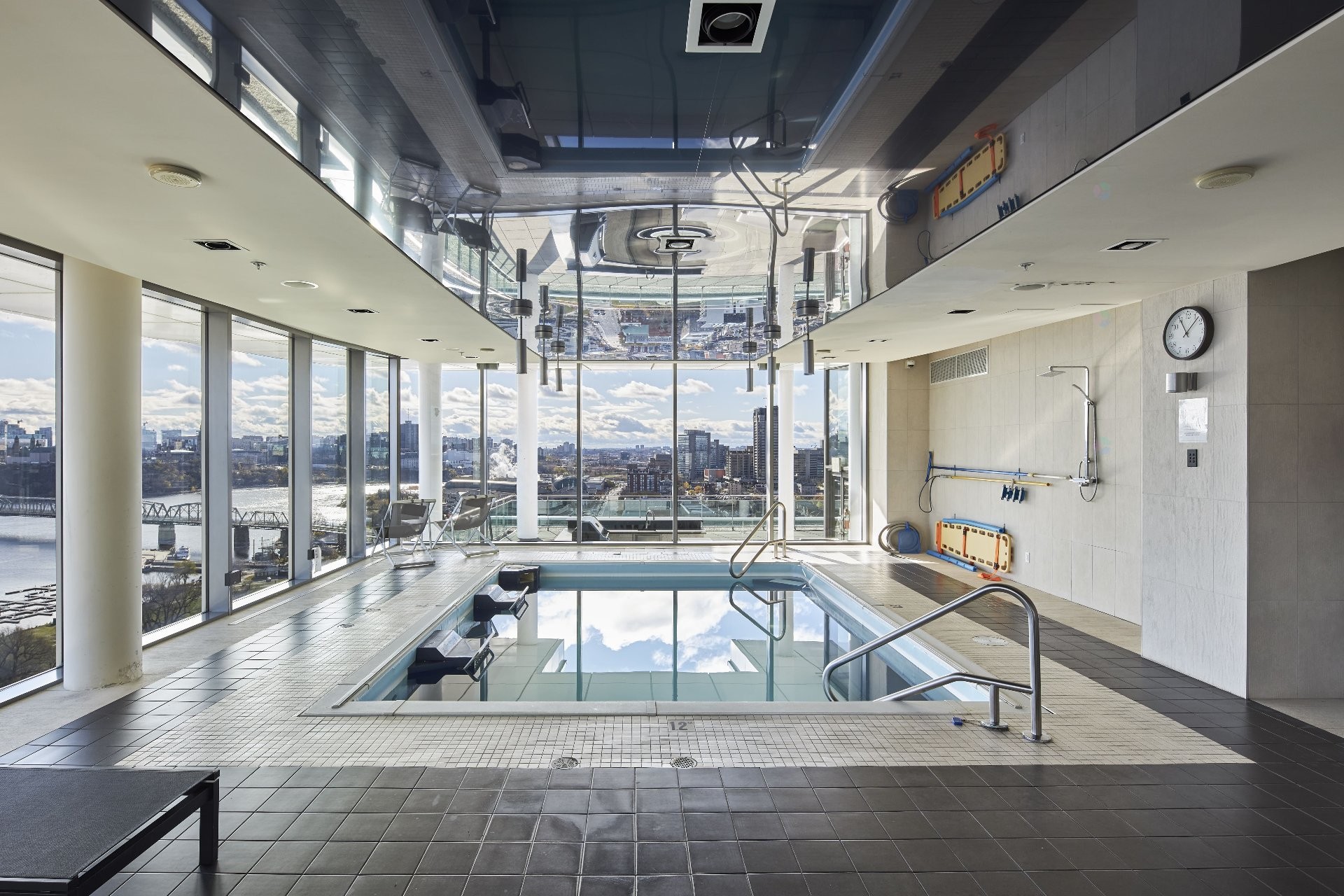 









185


Rue Laurier

, 1804,
Gatineau (Hull),




QC
J8X0B2

