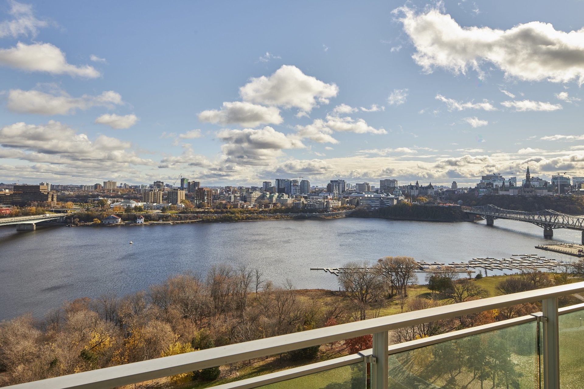 









185


Rue Laurier

, 1804,
Gatineau (Hull),




QC
J8X0B2

