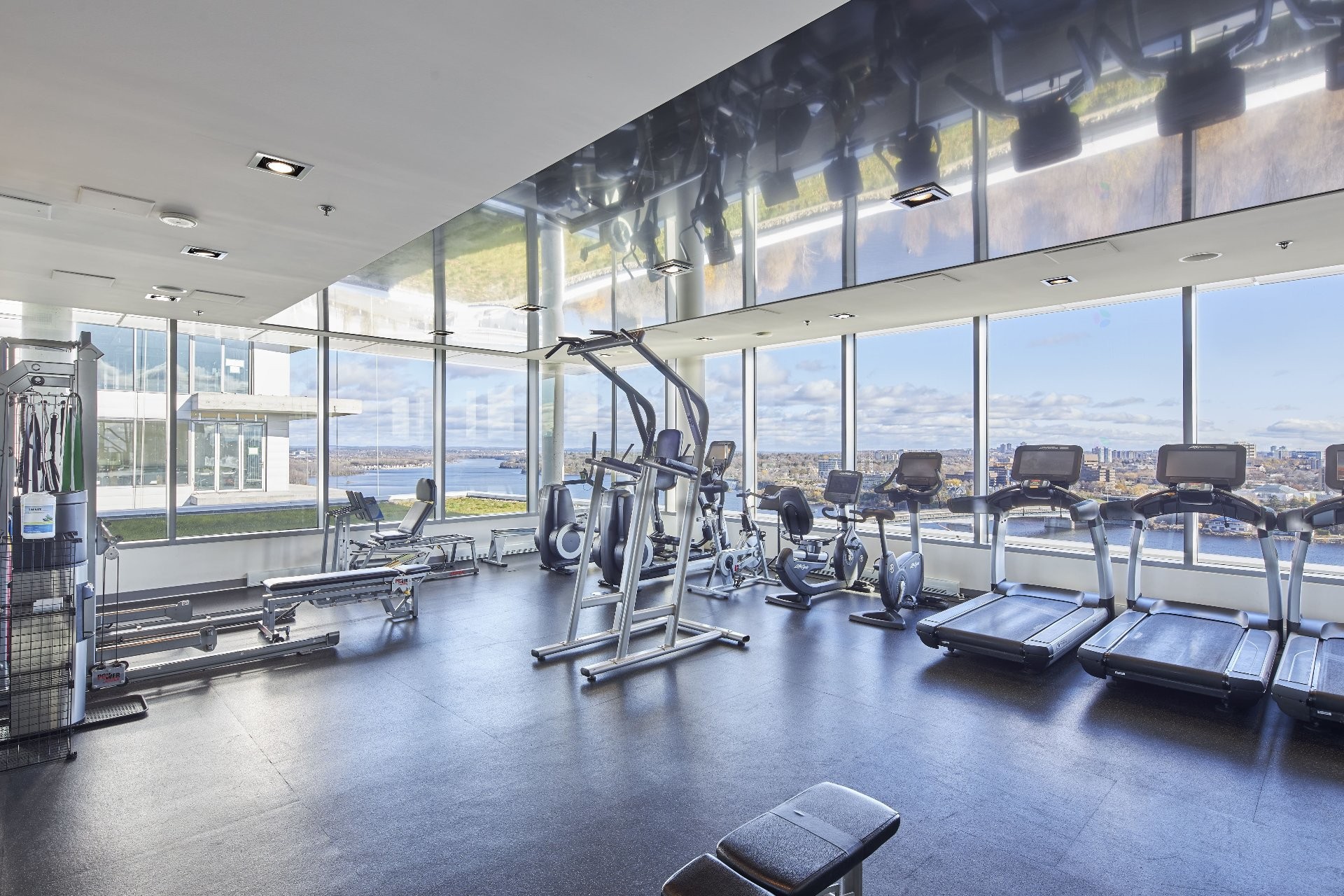 









185


Rue Laurier

, 1804,
Gatineau (Hull),




QC
J8X0B2

