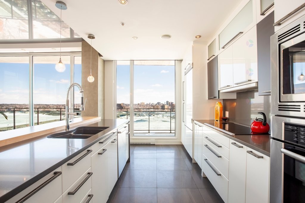 









185


Rue Laurier

, 1804,
Gatineau (Hull),




QC
J8X0B2

