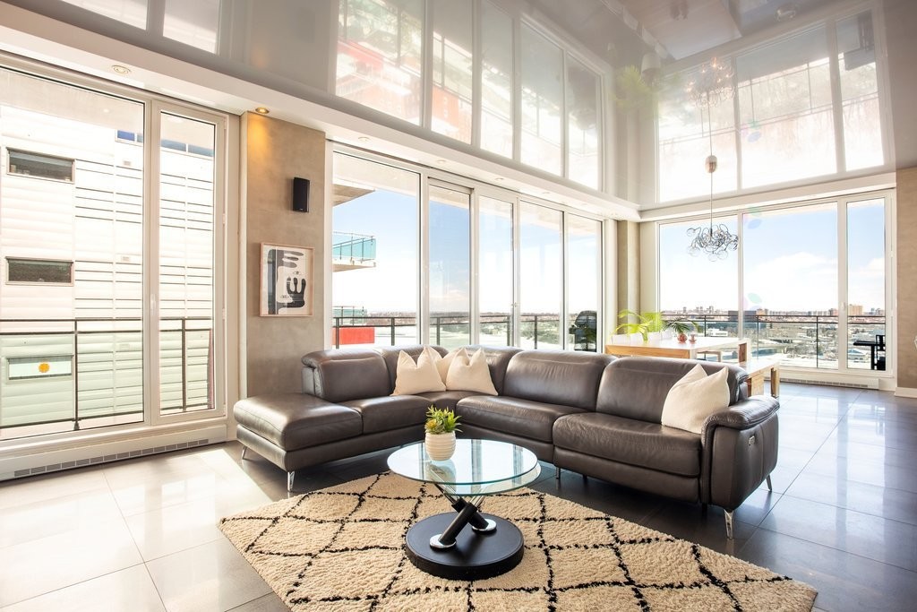 









185


Rue Laurier

, 1804,
Gatineau (Hull),




QC
J8X0B2

