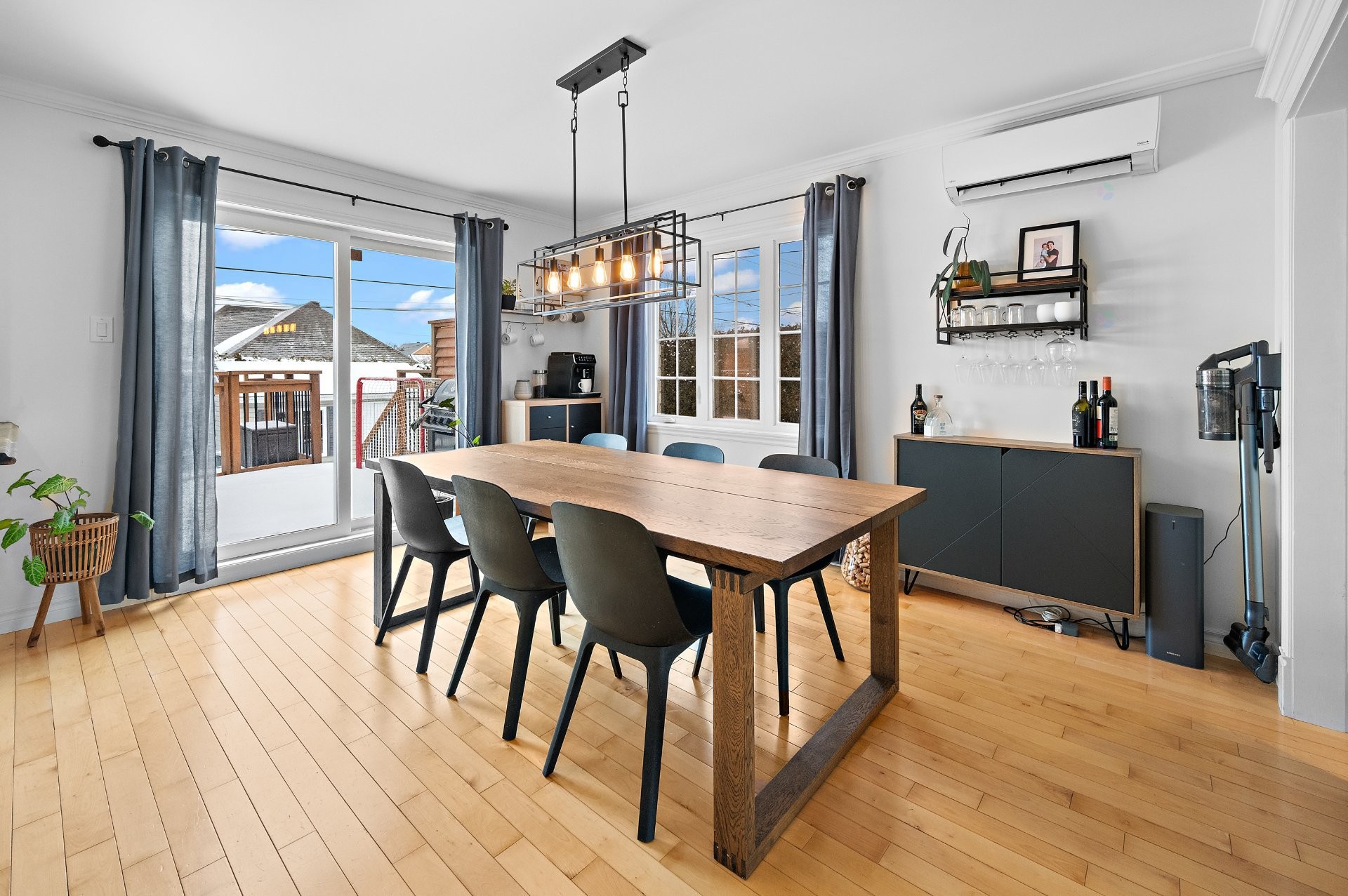 









647


Av. Albert-Rousseau

,
Lévis (Les Chutes-de-la-Chaudière-Ouest),




QC
G6J2C7

