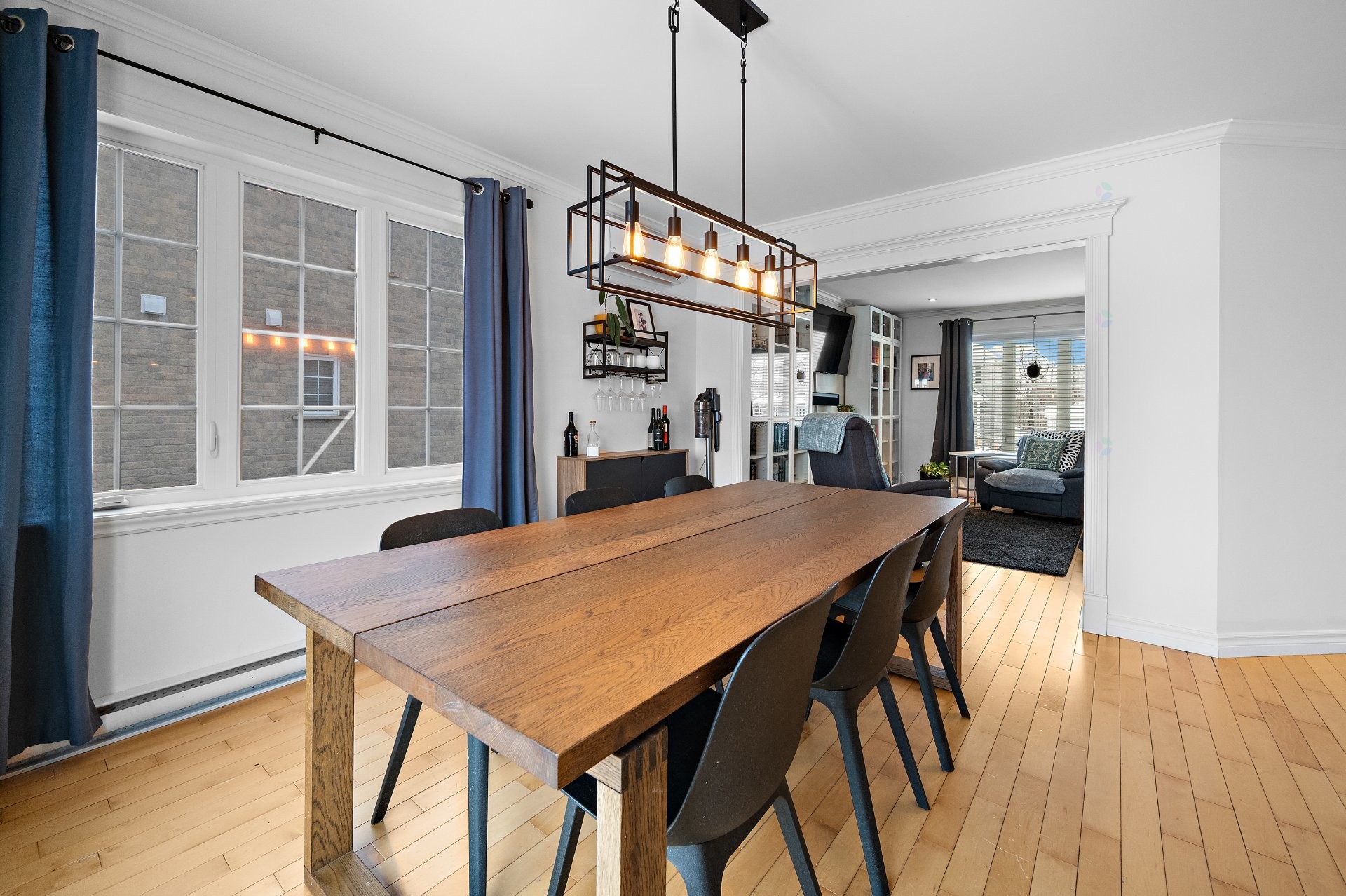 









647


Av. Albert-Rousseau

,
Lévis (Les Chutes-de-la-Chaudière-Ouest),




QC
G6J2C7

