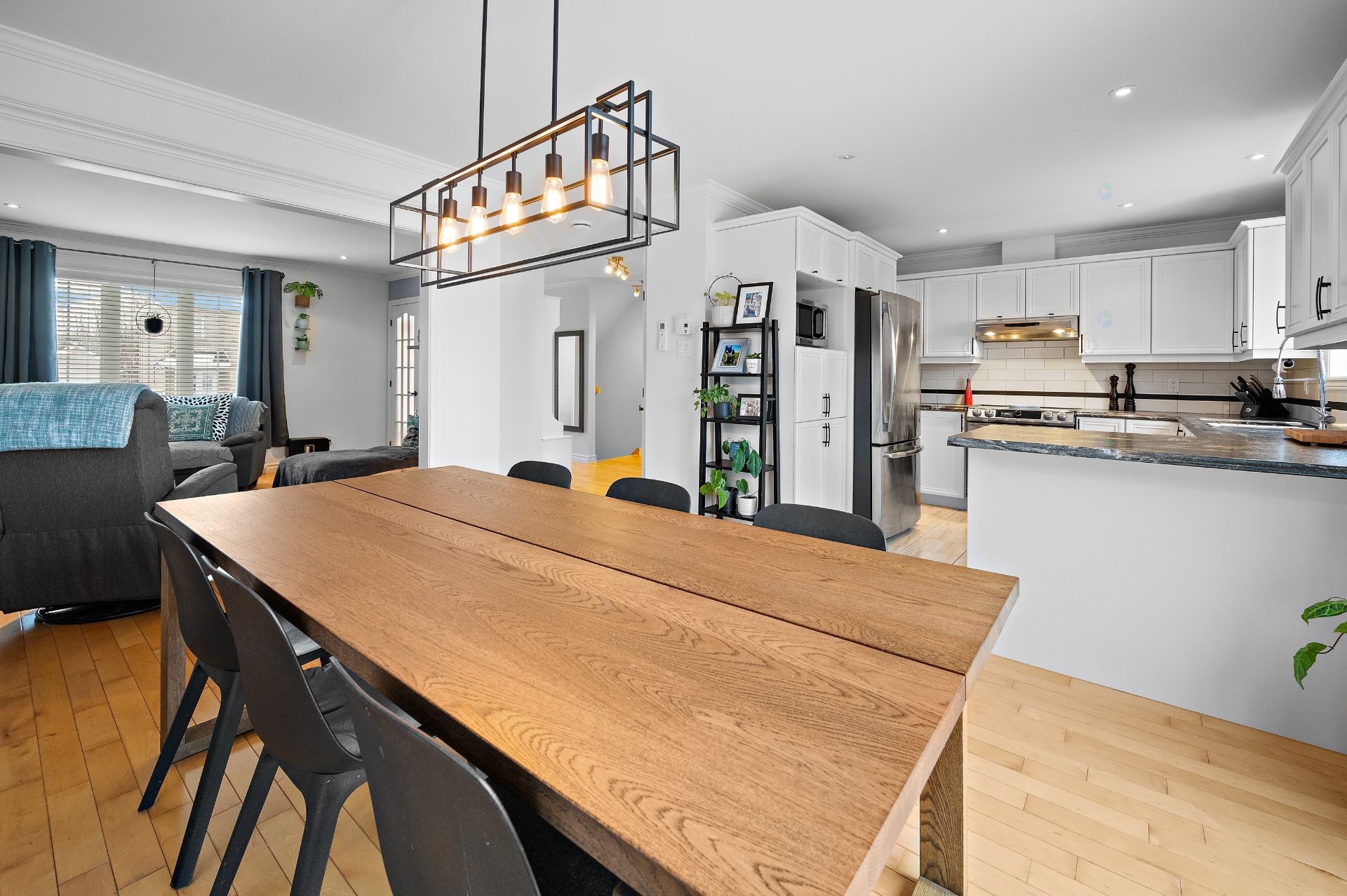 









647


Av. Albert-Rousseau

,
Lévis (Les Chutes-de-la-Chaudière-Ouest),




QC
G6J2C7

