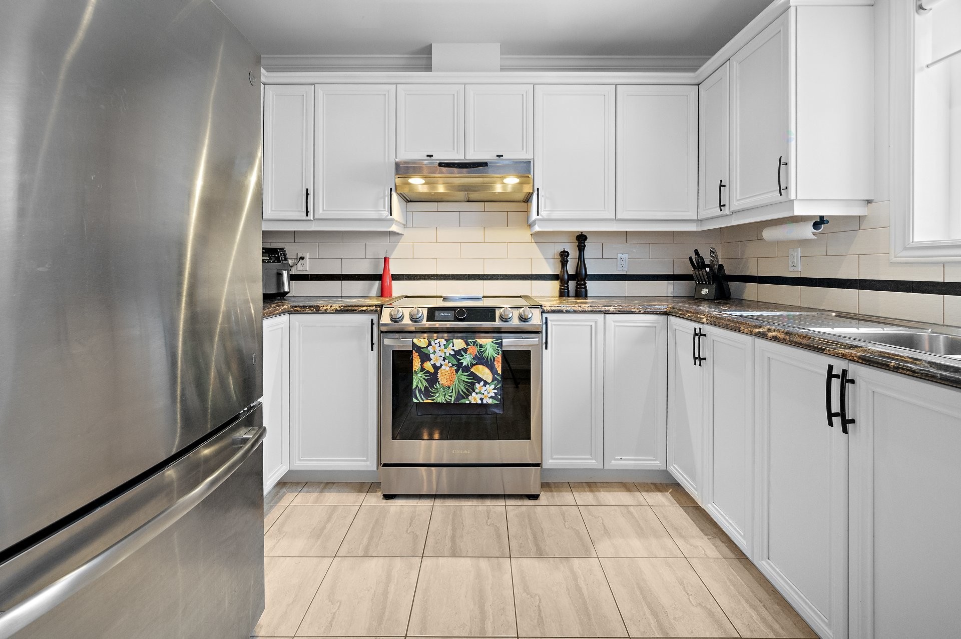 









647


Av. Albert-Rousseau

,
Lévis (Les Chutes-de-la-Chaudière-Ouest),




QC
G6J2C7

