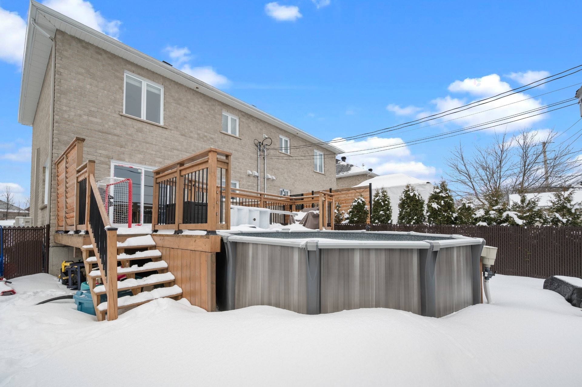 









647


Av. Albert-Rousseau

,
Lévis (Les Chutes-de-la-Chaudière-Ouest),




QC
G6J2C7

