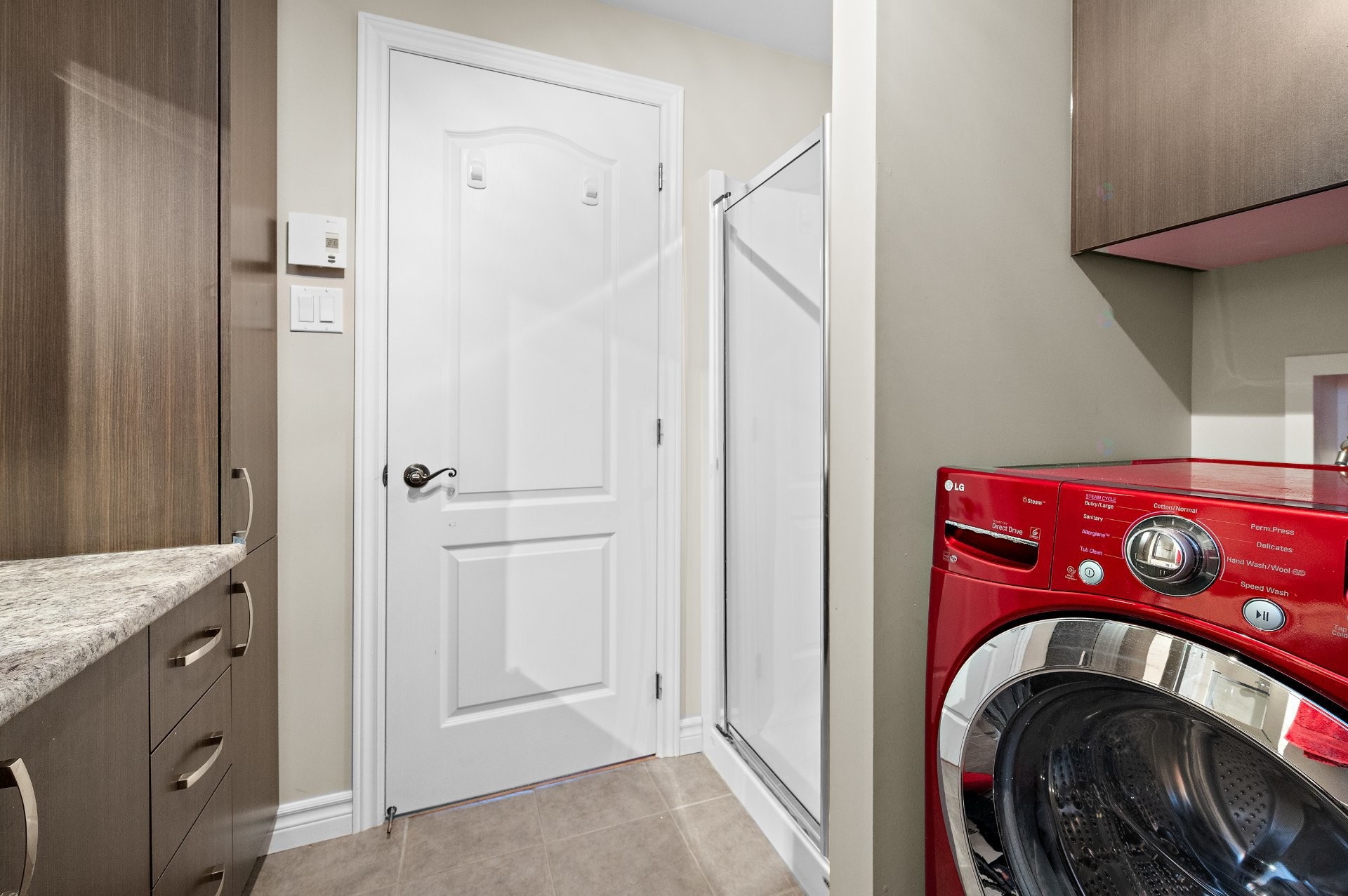 









647


Av. Albert-Rousseau

,
Lévis (Les Chutes-de-la-Chaudière-Ouest),




QC
G6J2C7

