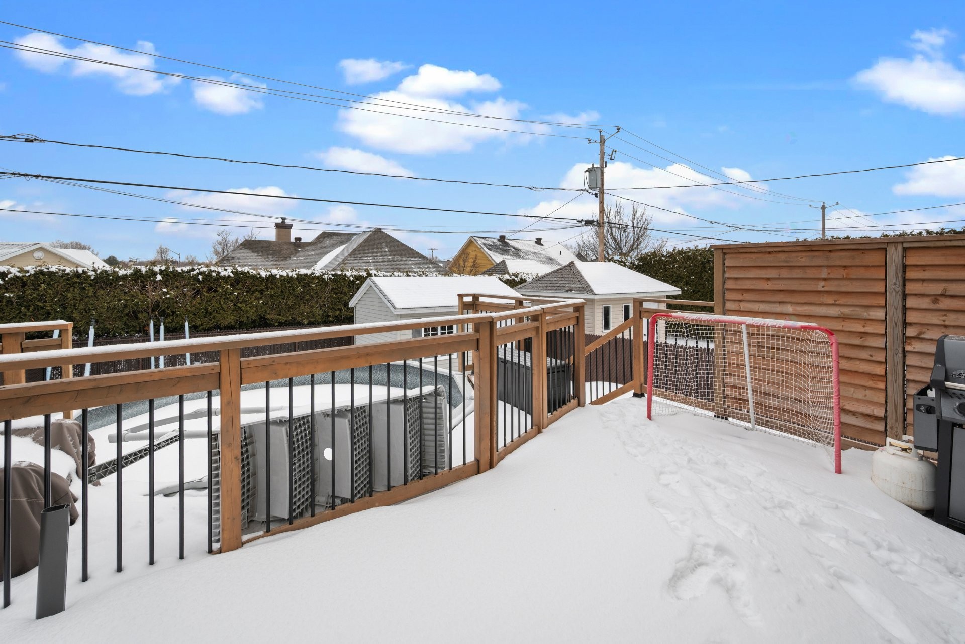 









647


Av. Albert-Rousseau

,
Lévis (Les Chutes-de-la-Chaudière-Ouest),




QC
G6J2C7

