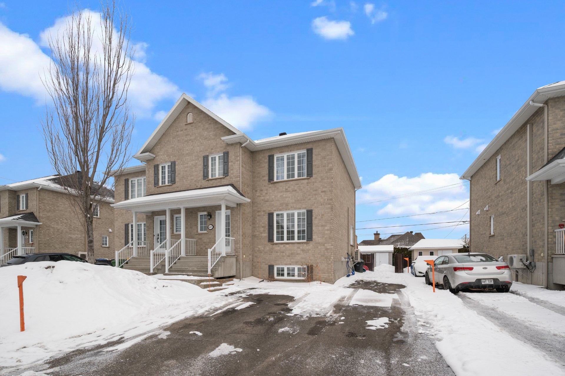 









647


Av. Albert-Rousseau

,
Lévis (Les Chutes-de-la-Chaudière-Ouest),




QC
G6J2C7

