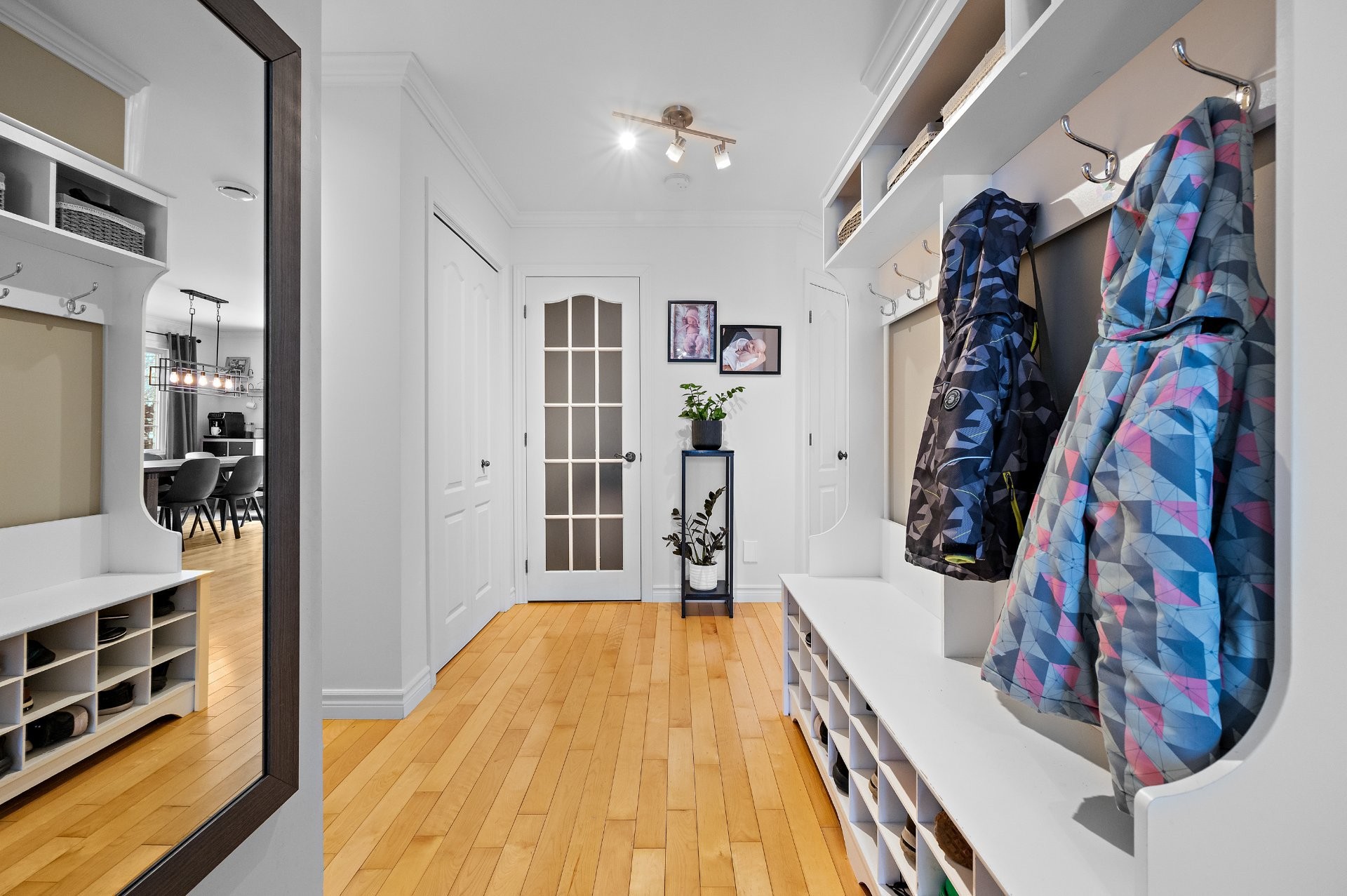 









647


Av. Albert-Rousseau

,
Lévis (Les Chutes-de-la-Chaudière-Ouest),




QC
G6J2C7

