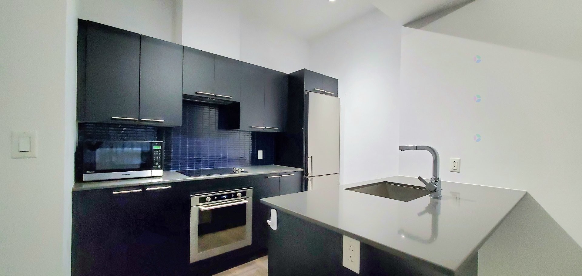 









405


Rue de la Concorde

, 1102,
Montréal (Ville-Marie),




QC
H3A0H1

