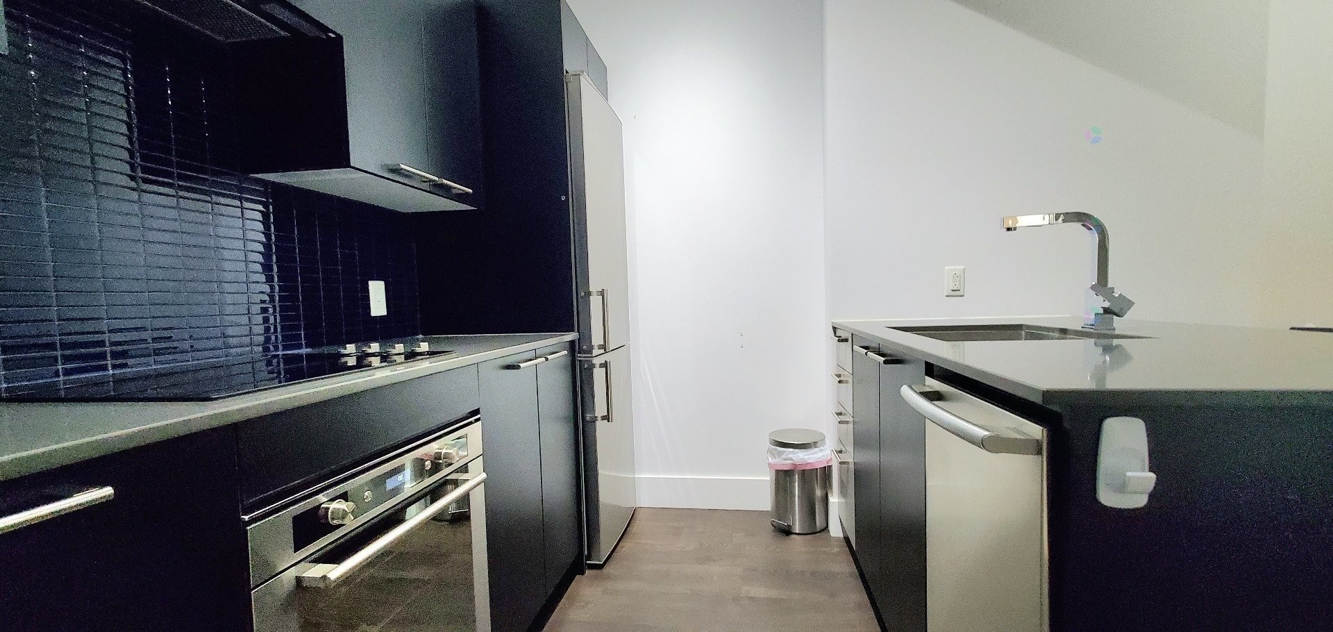 









405


Rue de la Concorde

, 1102,
Montréal (Ville-Marie),




QC
H3A0H1

