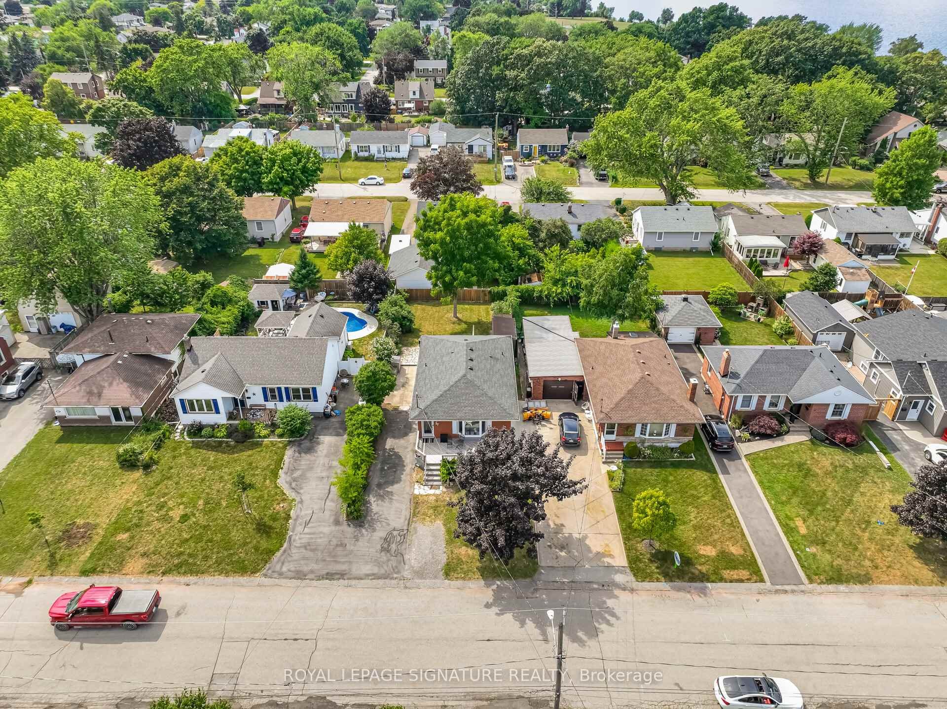 









77


Fairview

Road,
Grimsby,




ON
L3M 3L6

