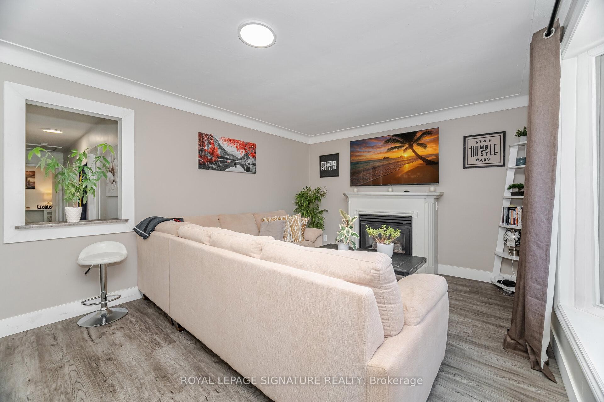 









77


Fairview

Road,
Grimsby,




ON
L3M 3L6

