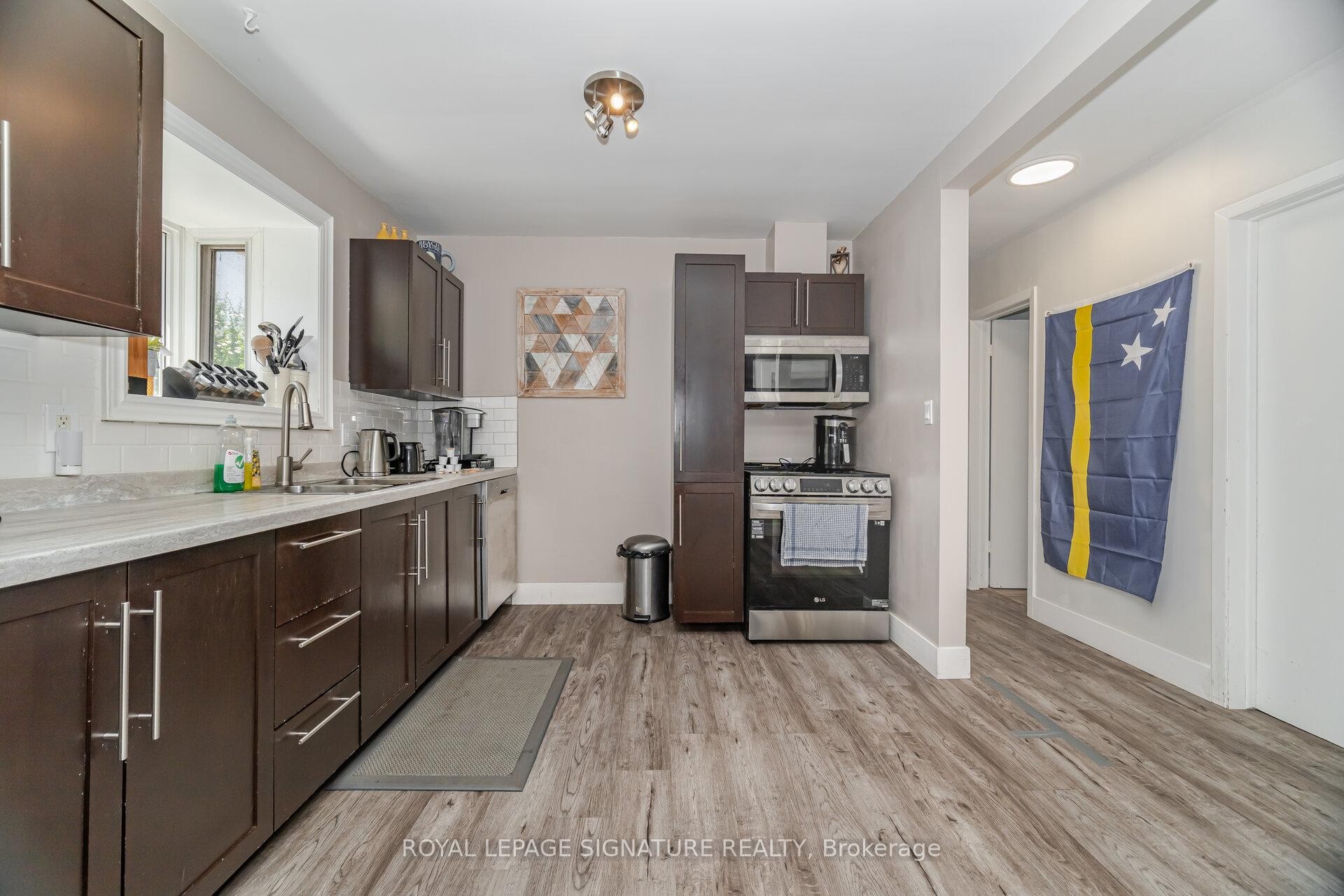 









77


Fairview

Road,
Grimsby,




ON
L3M 3L6


