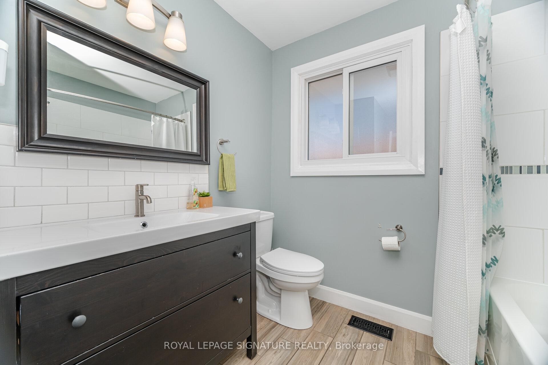 









77


Fairview

Road,
Grimsby,




ON
L3M 3L6

