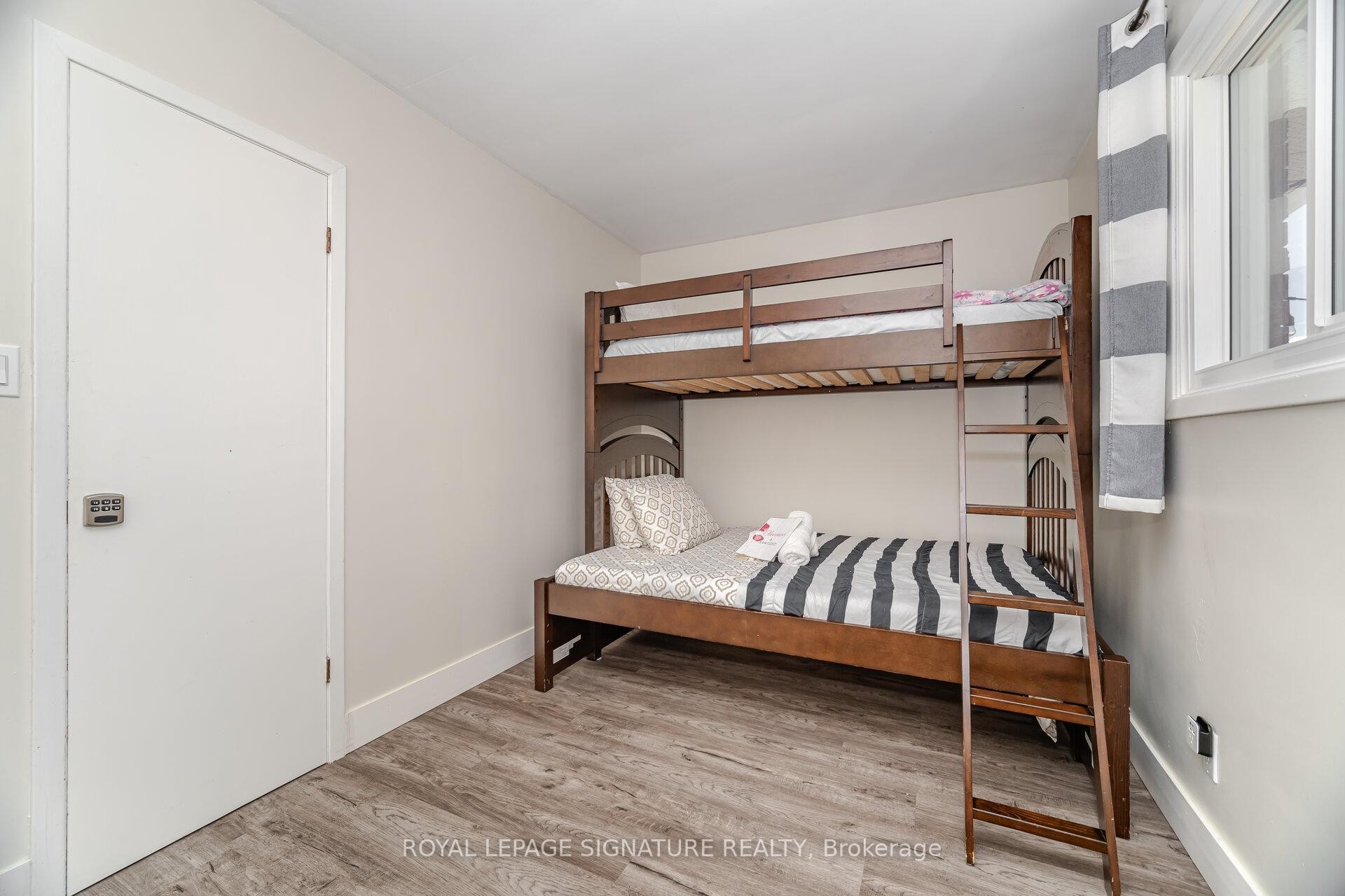 









77


Fairview

Road,
Grimsby,




ON
L3M 3L6

