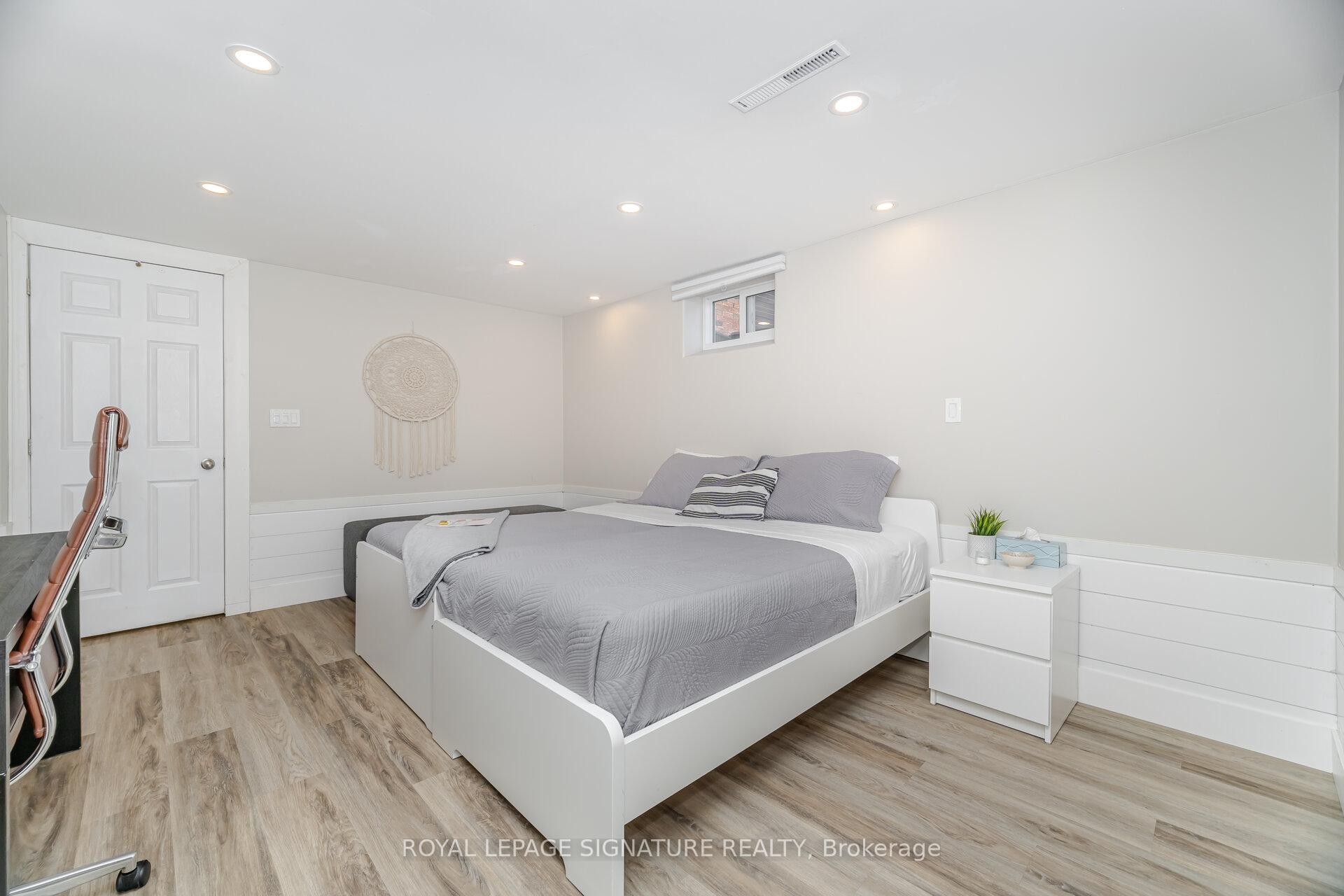 









77


Fairview

Road,
Grimsby,




ON
L3M 3L6

