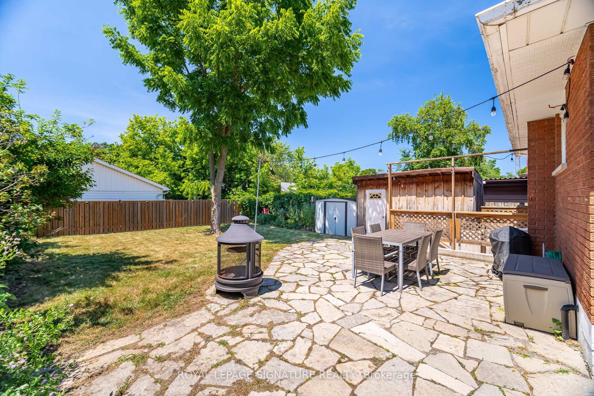 









77


Fairview

Road,
Grimsby,




ON
L3M 3L6

