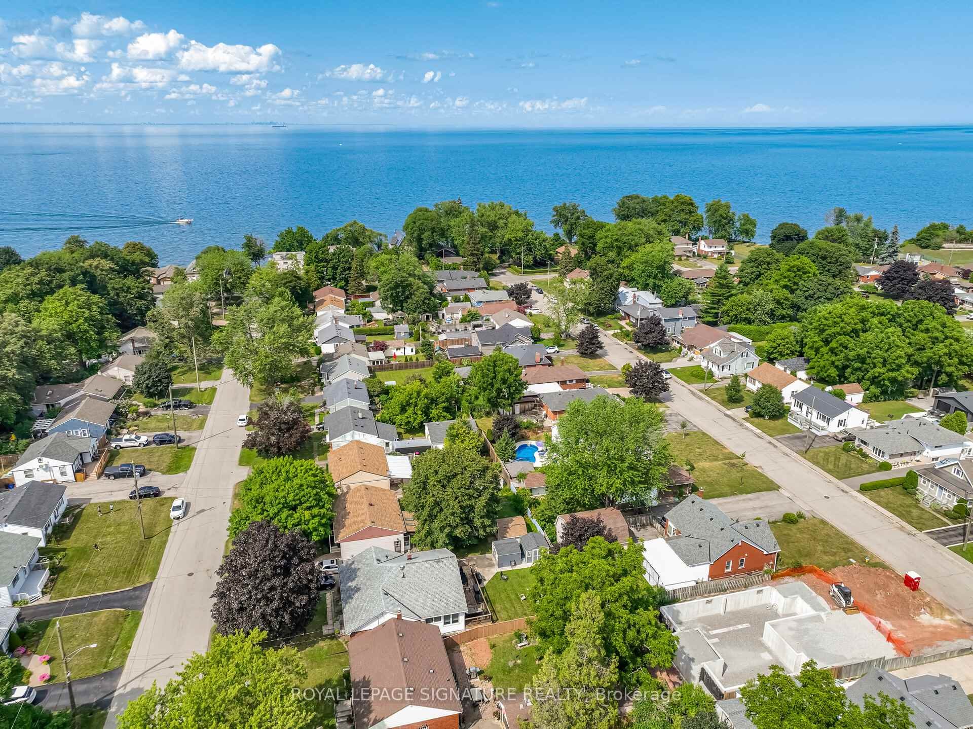 









77


Fairview

Road,
Grimsby,




ON
L3M 3L6

