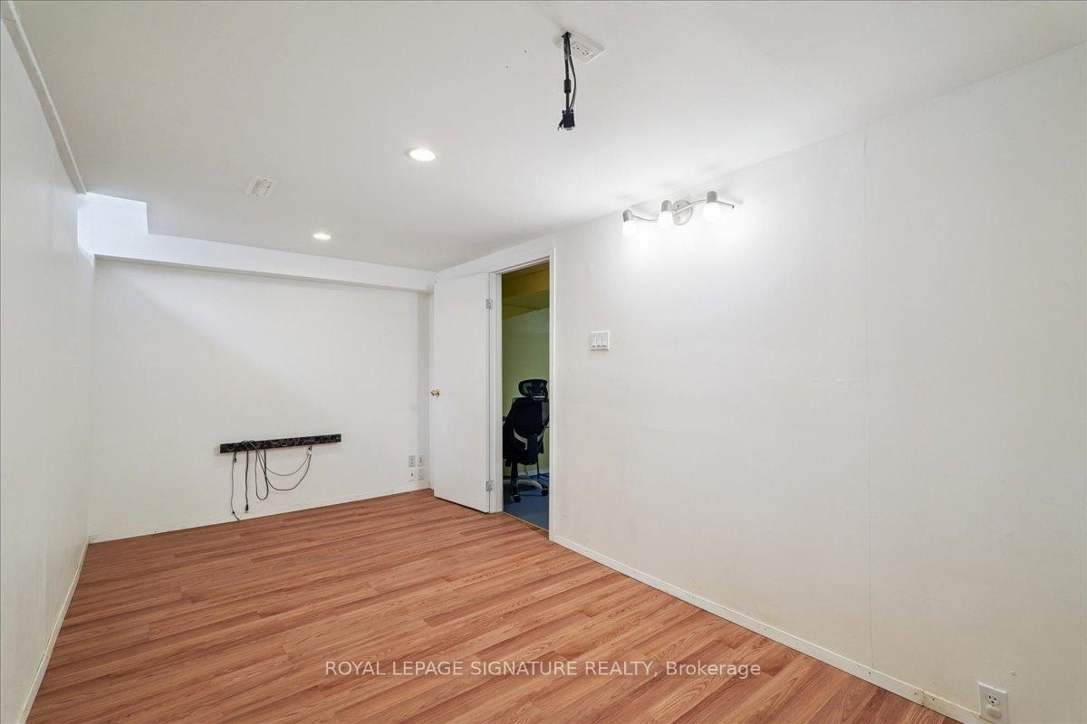 









1131


Sandhurst

Circle, 52,
Toronto,




ON
M1V 1V5

