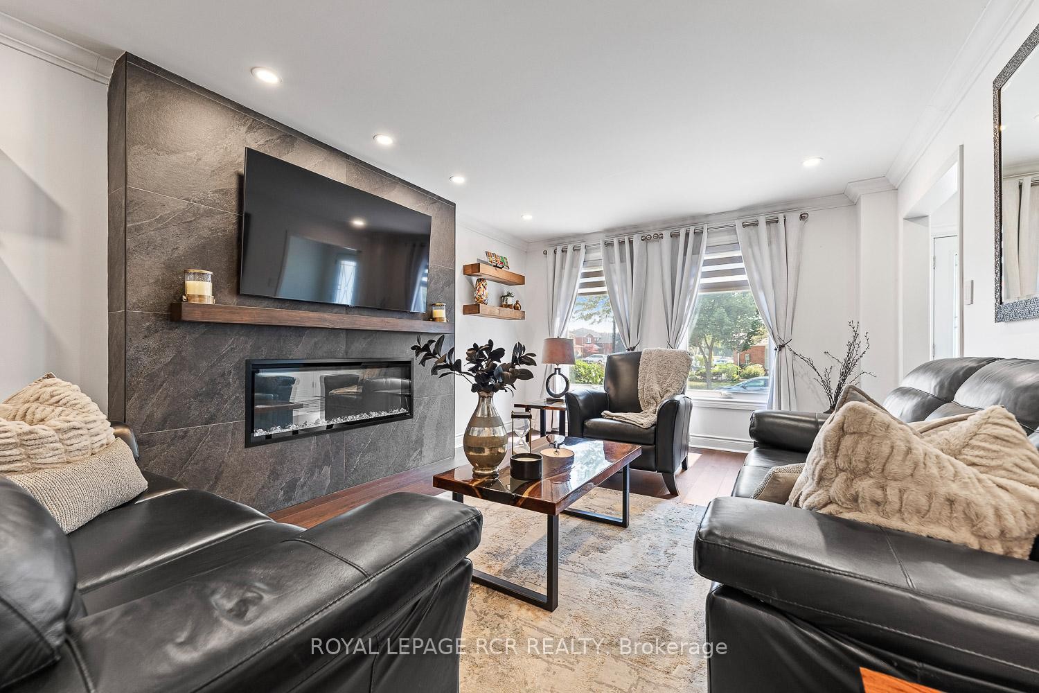 









44


Fountainbridge

Drive,
Caledon,




ON
L7E 1N4

