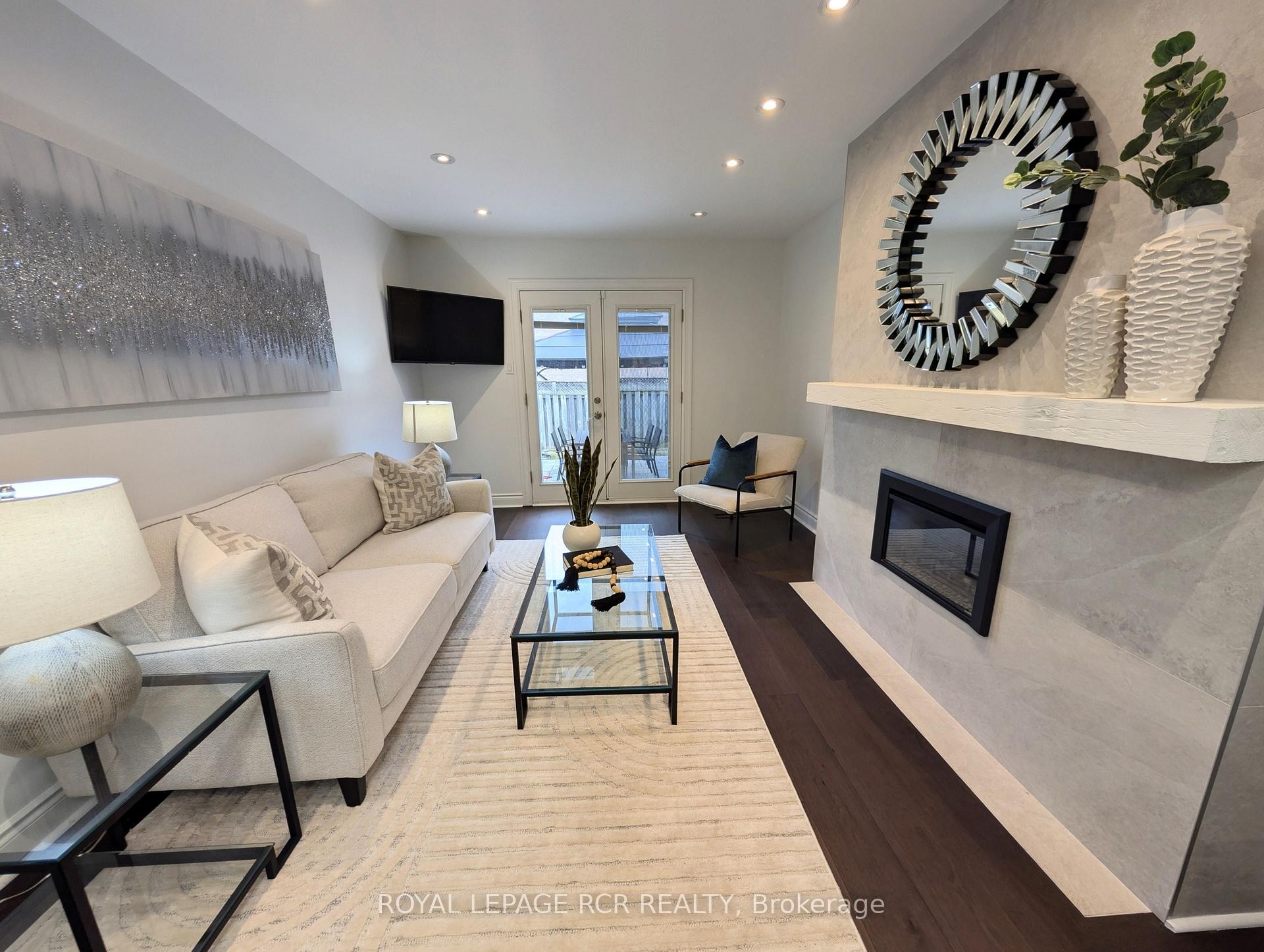 









44


Fountainbridge

Drive,
Caledon,




ON
L7E 1N4

