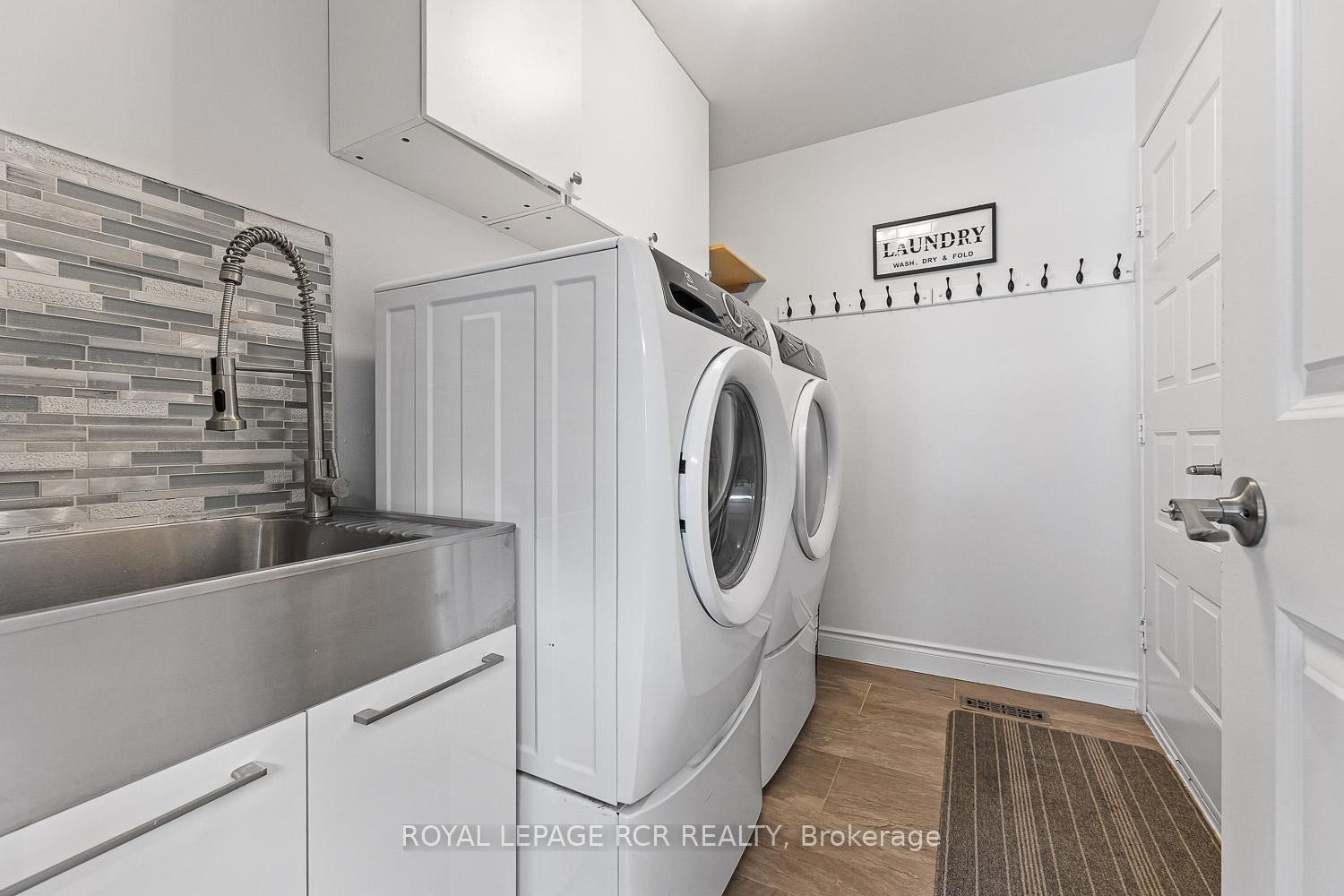 









44


Fountainbridge

Drive,
Caledon,




ON
L7E 1N4

