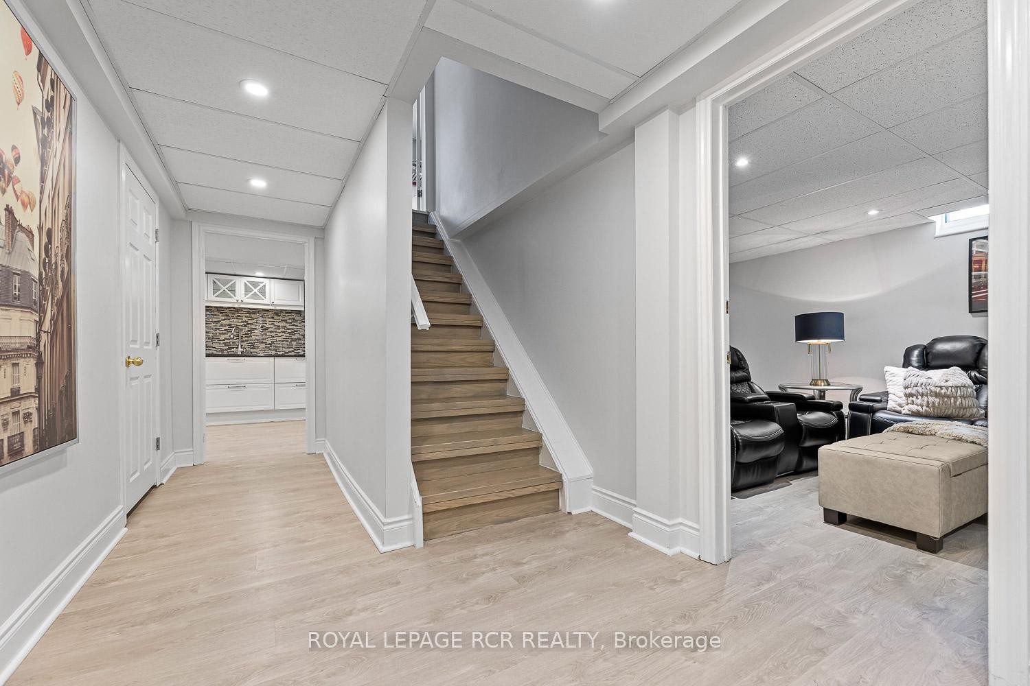 









44


Fountainbridge

Drive,
Caledon,




ON
L7E 1N4

