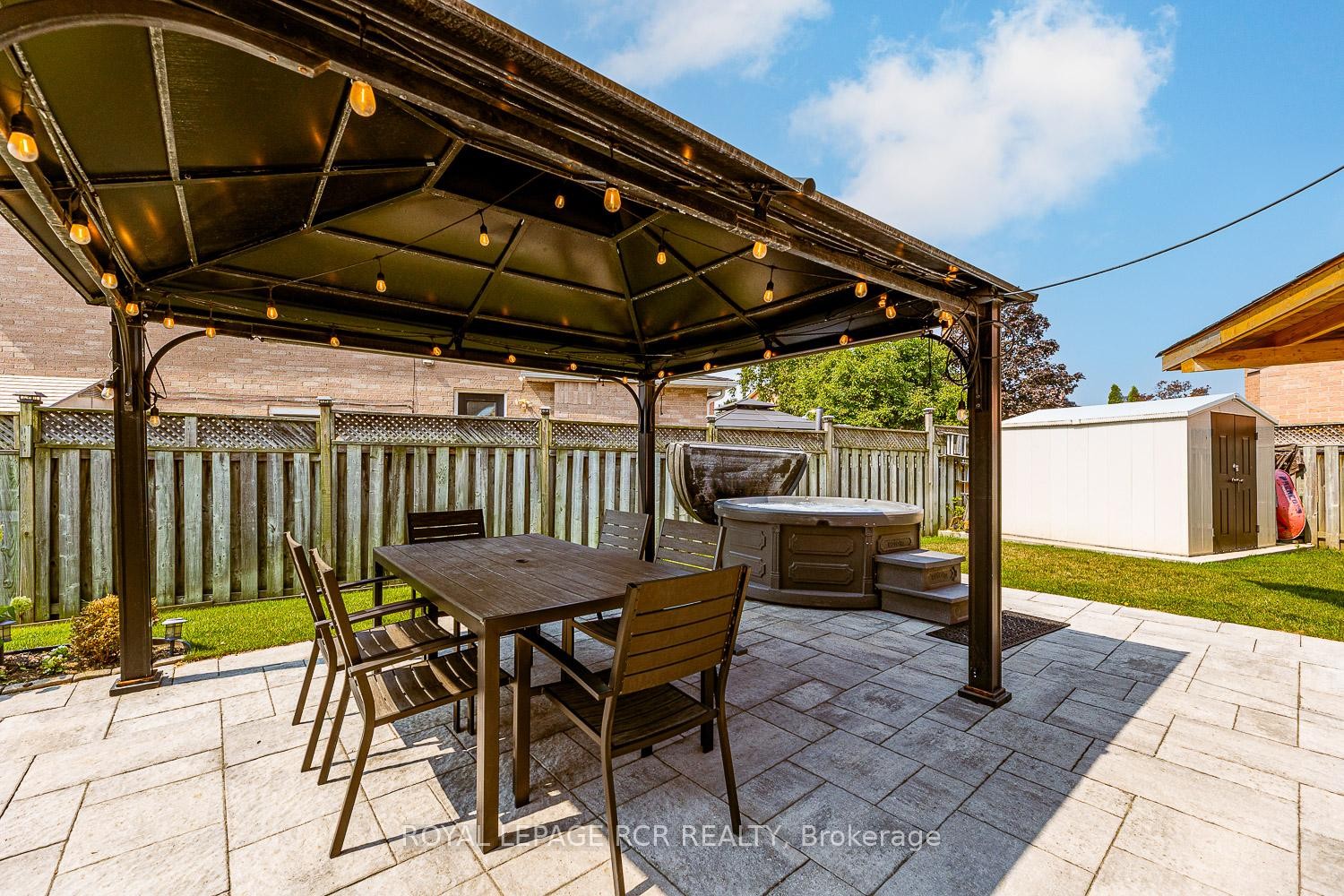 









44


Fountainbridge

Drive,
Caledon,




ON
L7E 1N4

