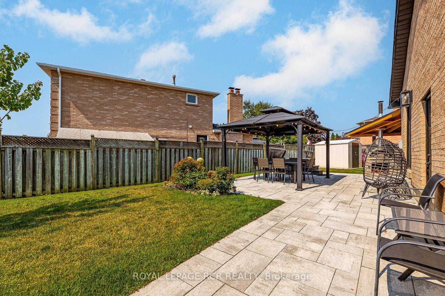 









44


Fountainbridge

Drive,
Caledon,




ON
L7E 1N4

