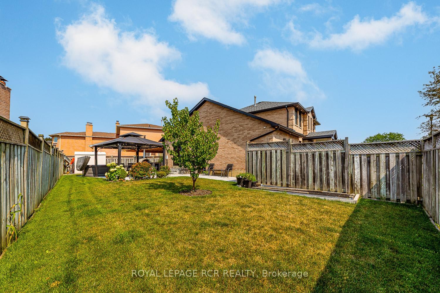 









44


Fountainbridge

Drive,
Caledon,




ON
L7E 1N4

