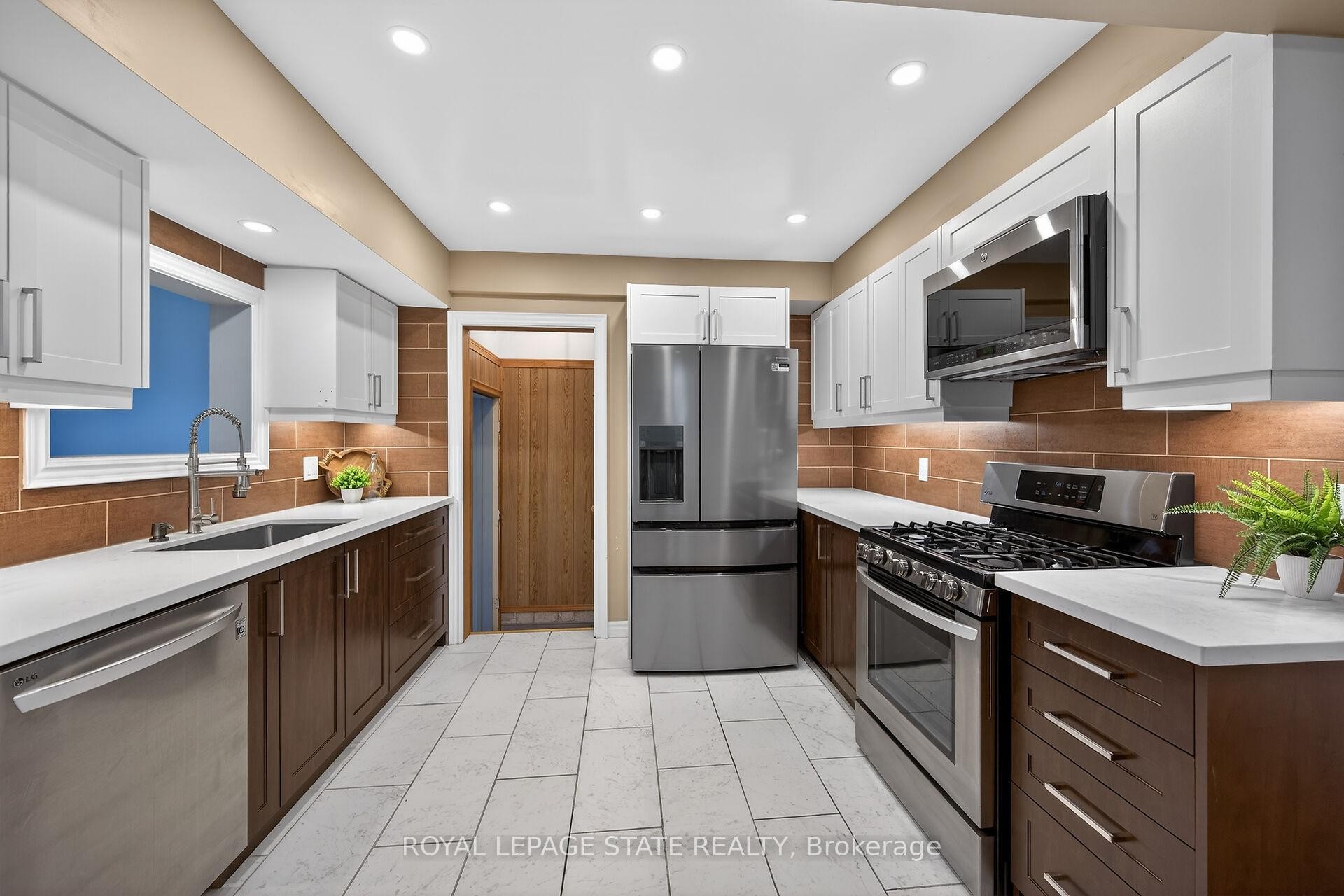 









19


Burfield

Avenue,
Hamilton,




ON
L8T 2J8

