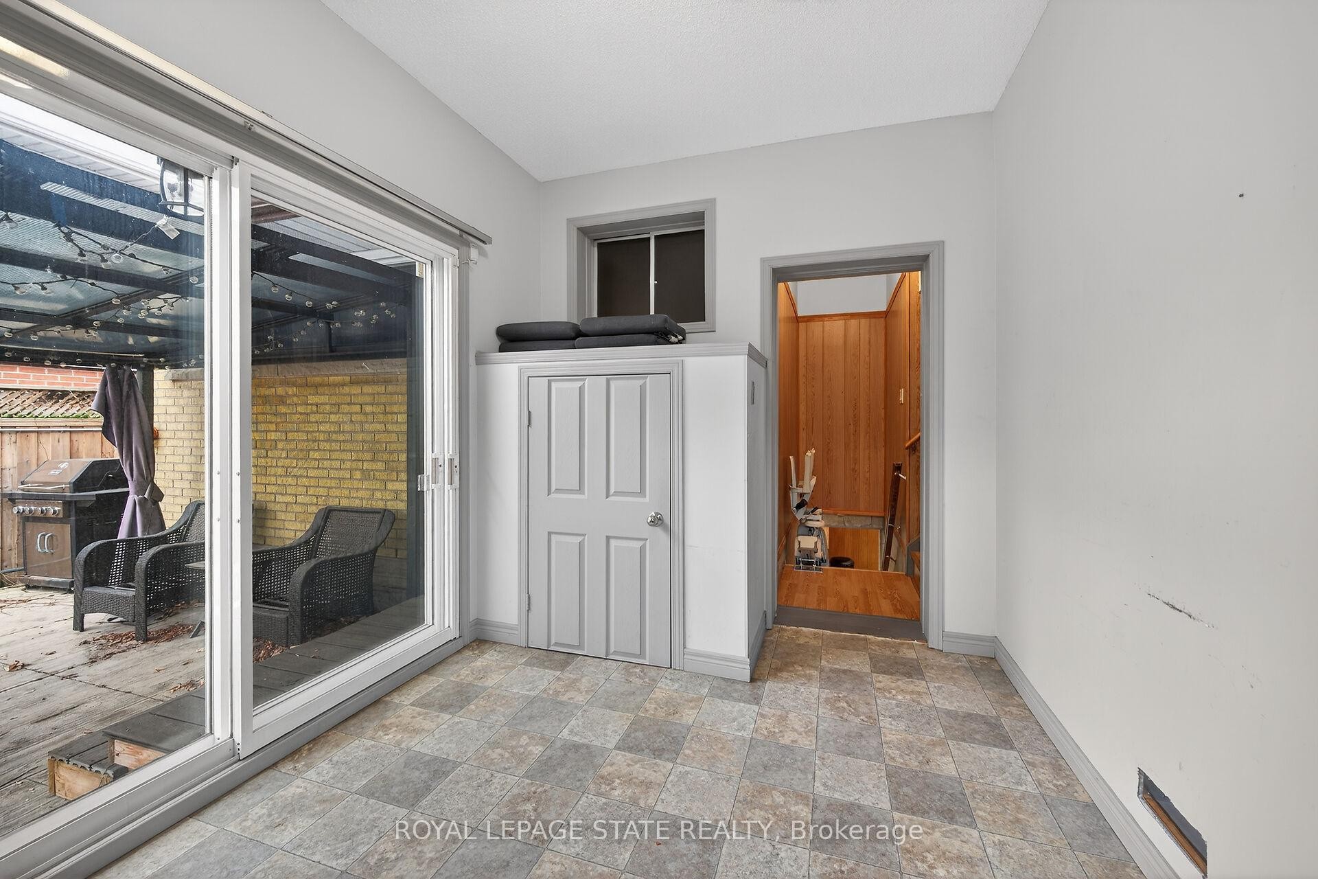 









19


Burfield

Avenue,
Hamilton,




ON
L8T 2J8

