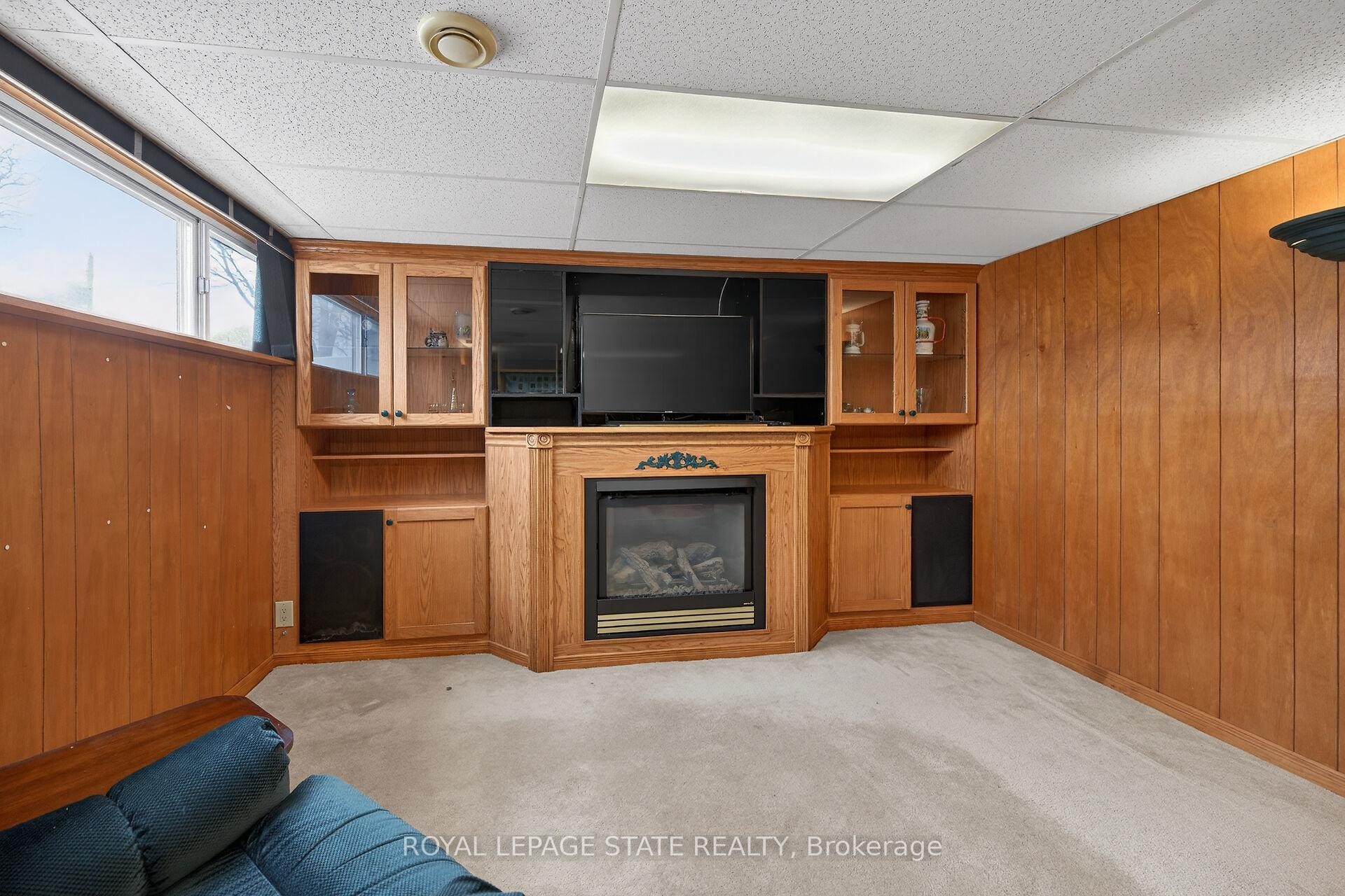 









19


Burfield

Avenue,
Hamilton,




ON
L8T 2J8

