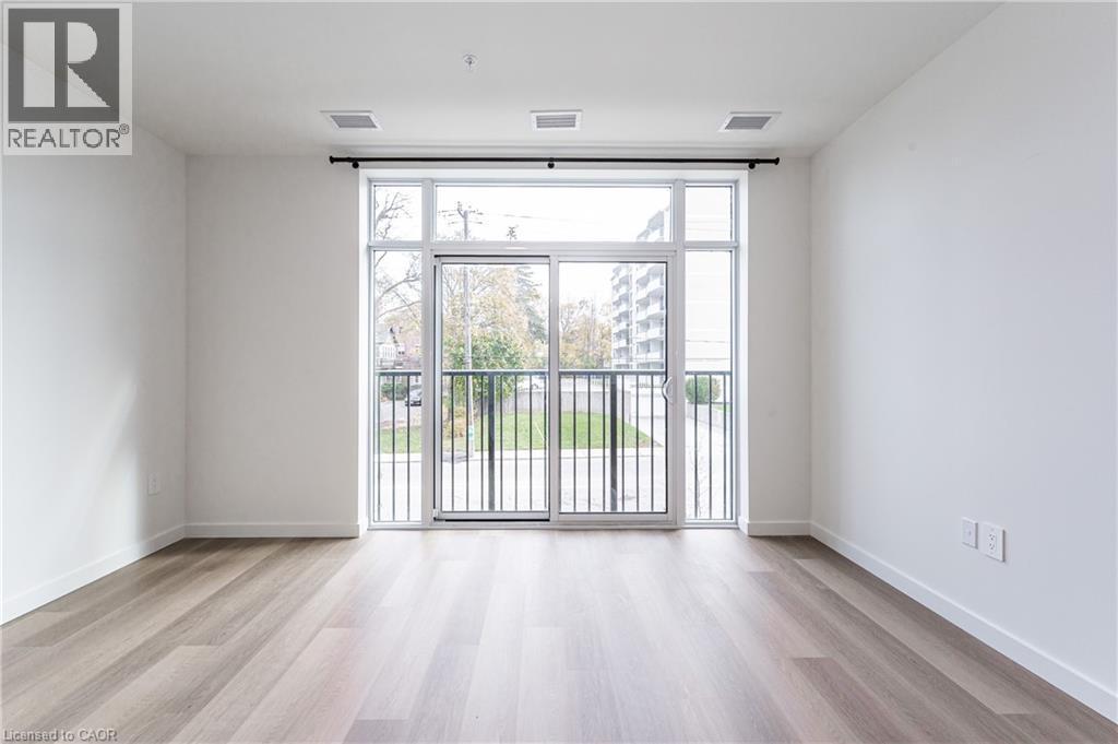 












24 UNION Street E Unit# 406

,
Waterloo,




Ontario
N2J1B7

