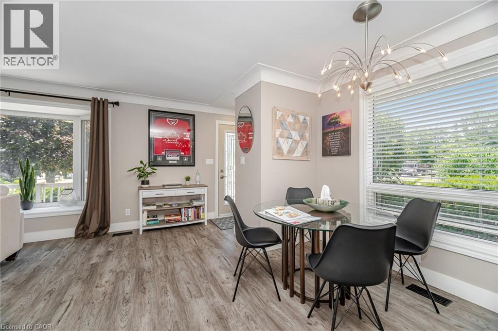 












77 FAIRVIEW Road

,
Grimsby,




Ontario
L3M3L6

