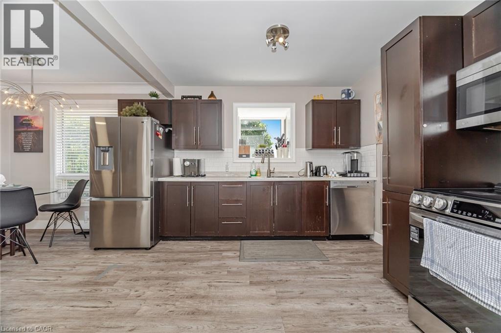 












77 FAIRVIEW Road

,
Grimsby,




Ontario
L3M3L6

