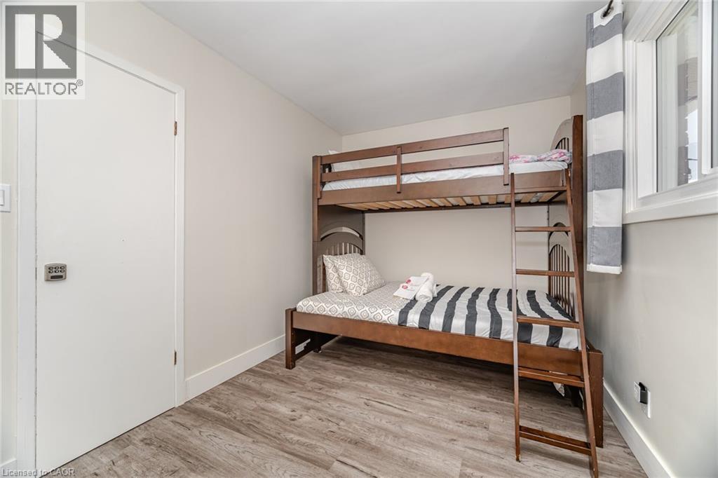 












77 FAIRVIEW Road

,
Grimsby,




Ontario
L3M3L6

