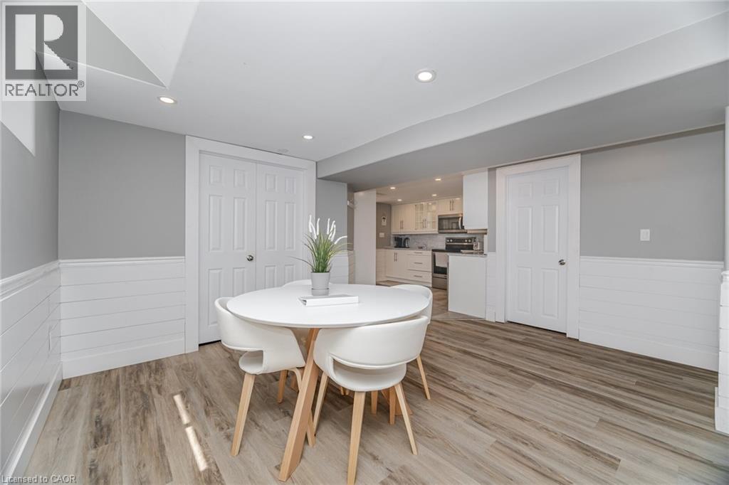 












77 FAIRVIEW Road

,
Grimsby,




Ontario
L3M3L6

