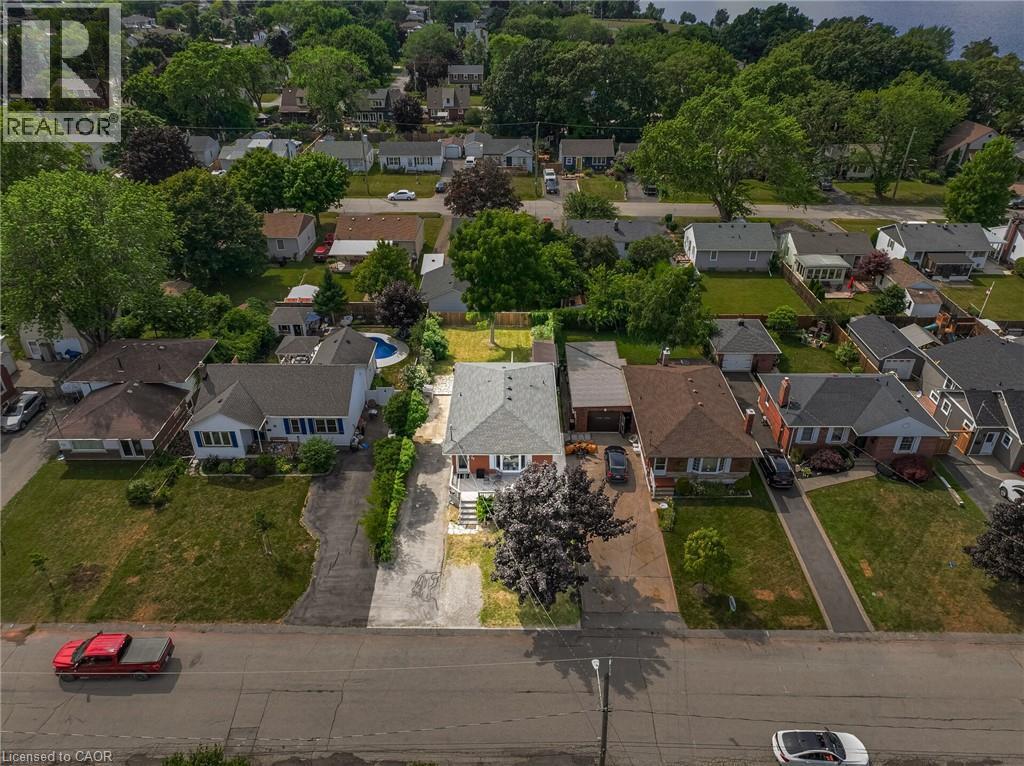 












77 FAIRVIEW Road

,
Grimsby,




Ontario
L3M3L6

