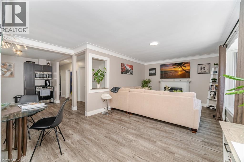 












77 FAIRVIEW Road

,
Grimsby,




Ontario
L3M3L6

