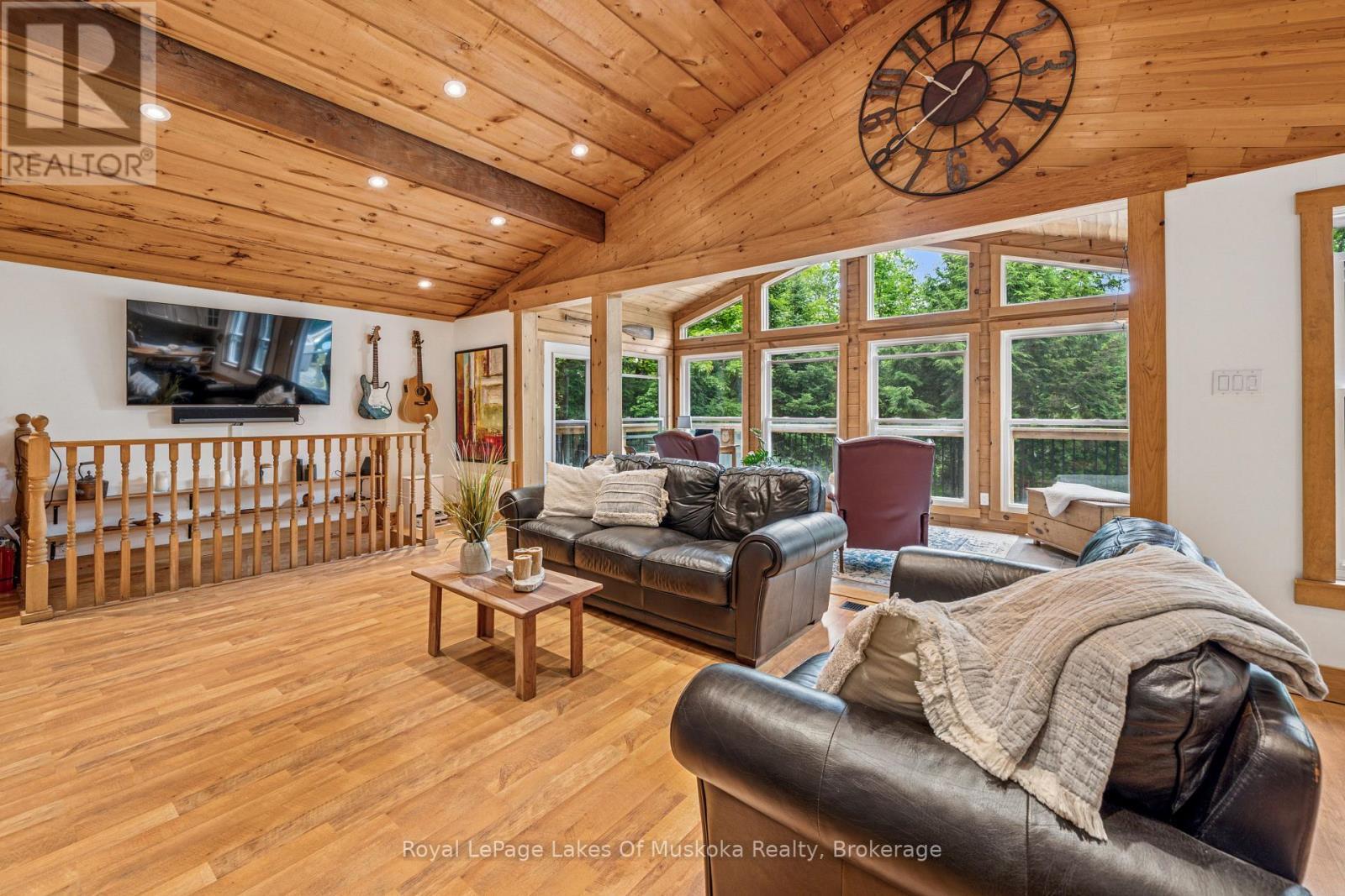 












1315 WOLF CIRCLE

,
Algonquin Highlands (Sherborne),




Ontario
P0A1E0

