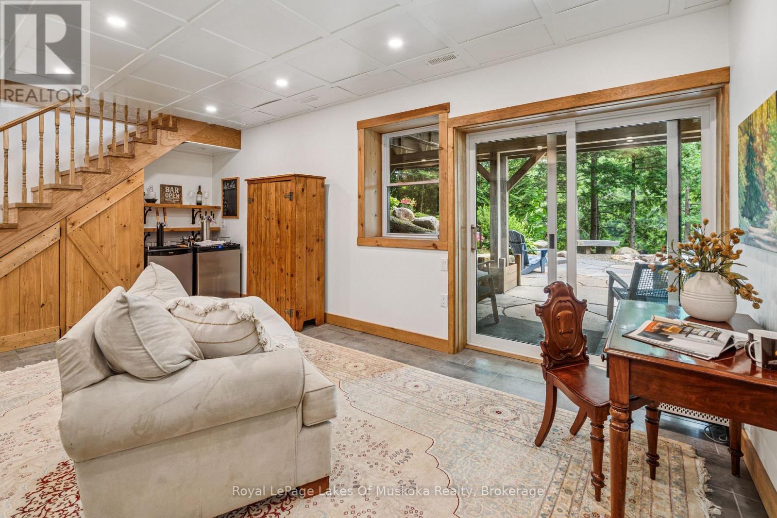 












1315 WOLF CIRCLE

,
Algonquin Highlands (Sherborne),




Ontario
P0A1E0

