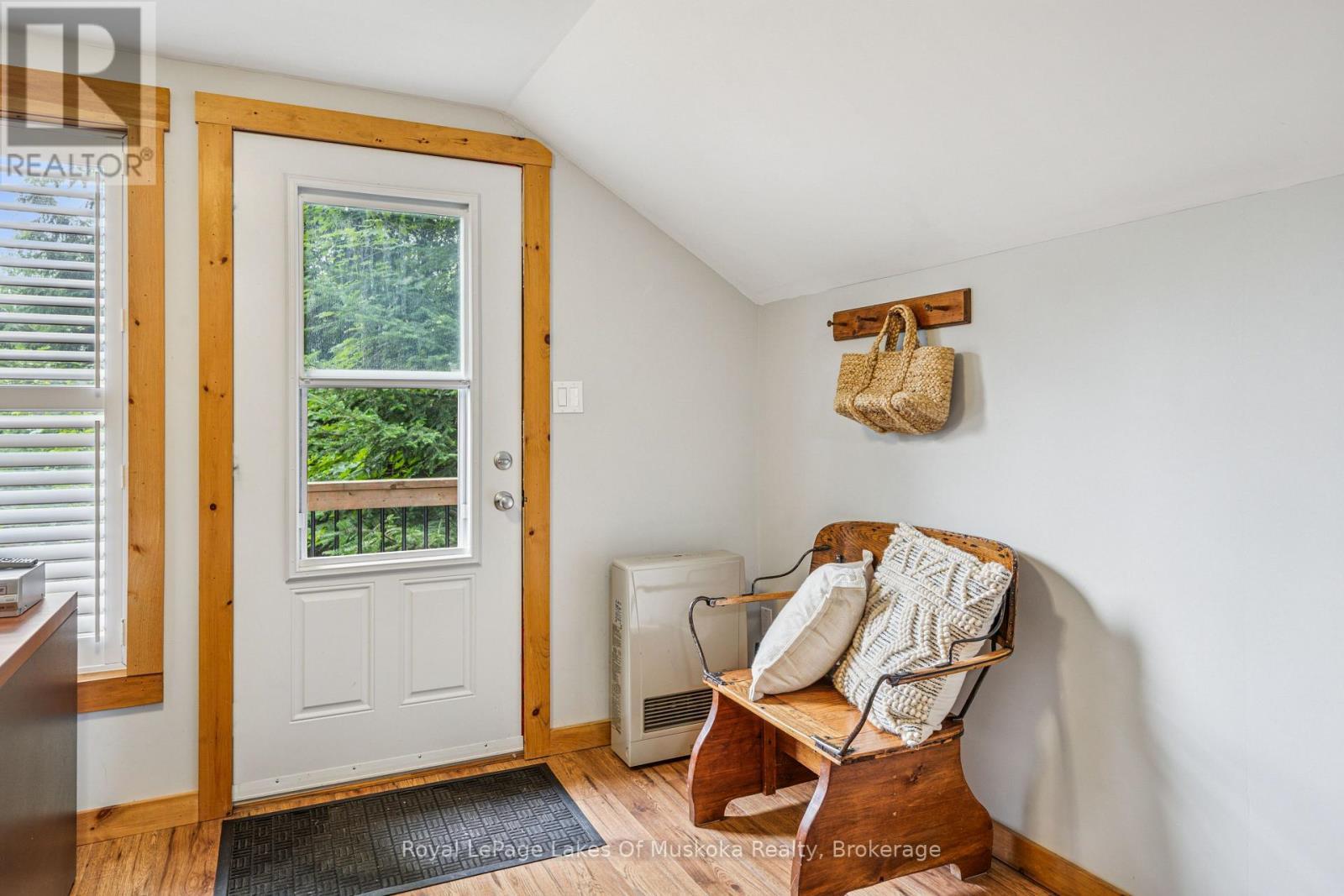 












1315 WOLF CIRCLE

,
Algonquin Highlands (Sherborne),




Ontario
P0A1E0

