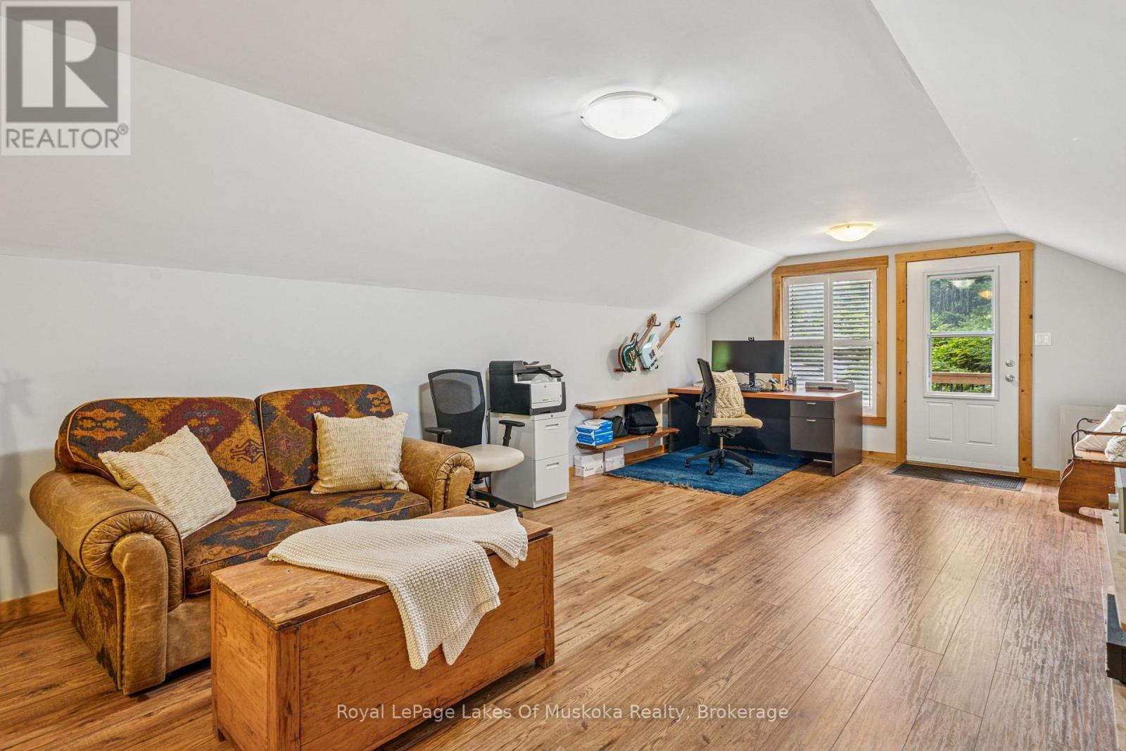 












1315 WOLF CIRCLE

,
Algonquin Highlands (Sherborne),




Ontario
P0A1E0

