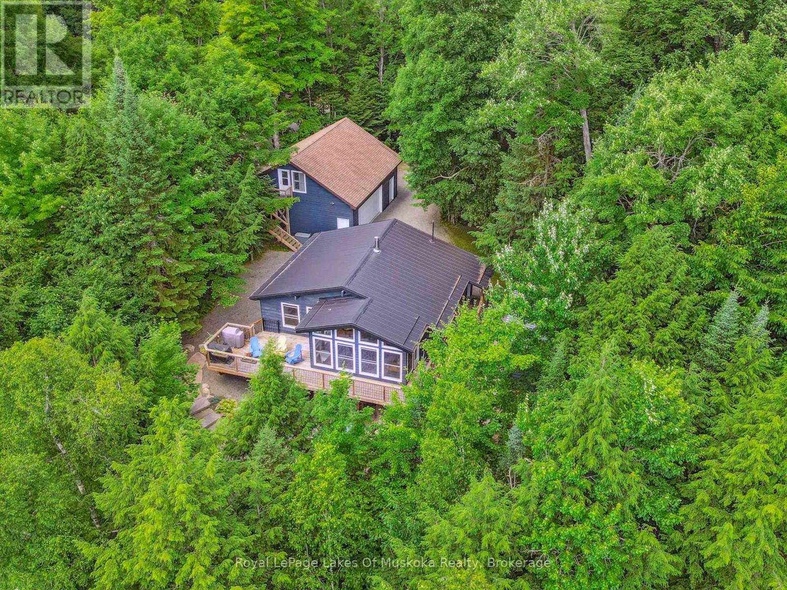 












1315 WOLF CIRCLE

,
Algonquin Highlands (Sherborne),




Ontario
P0A1E0

