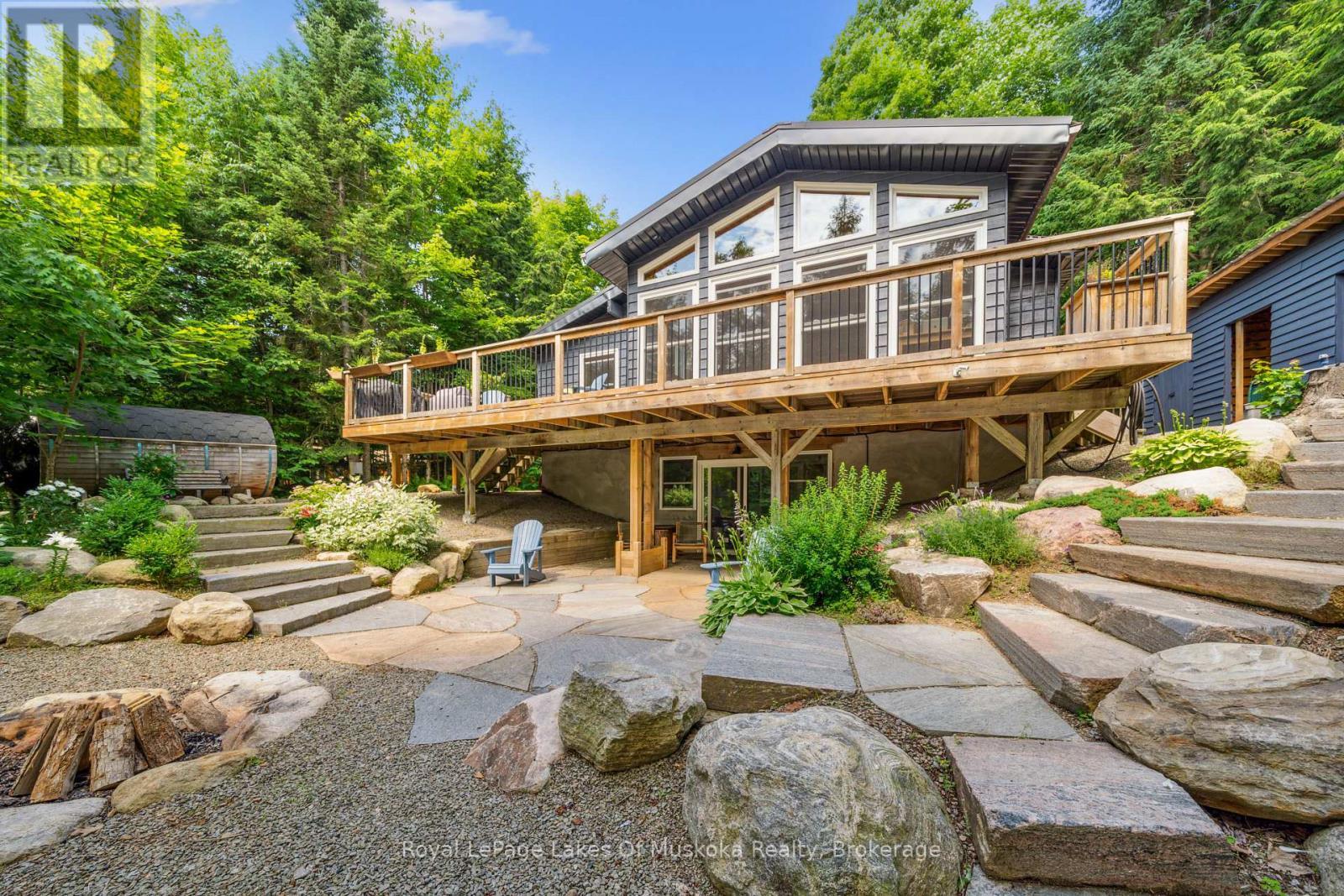 












1315 WOLF CIRCLE

,
Algonquin Highlands (Sherborne),




Ontario
P0A1E0

