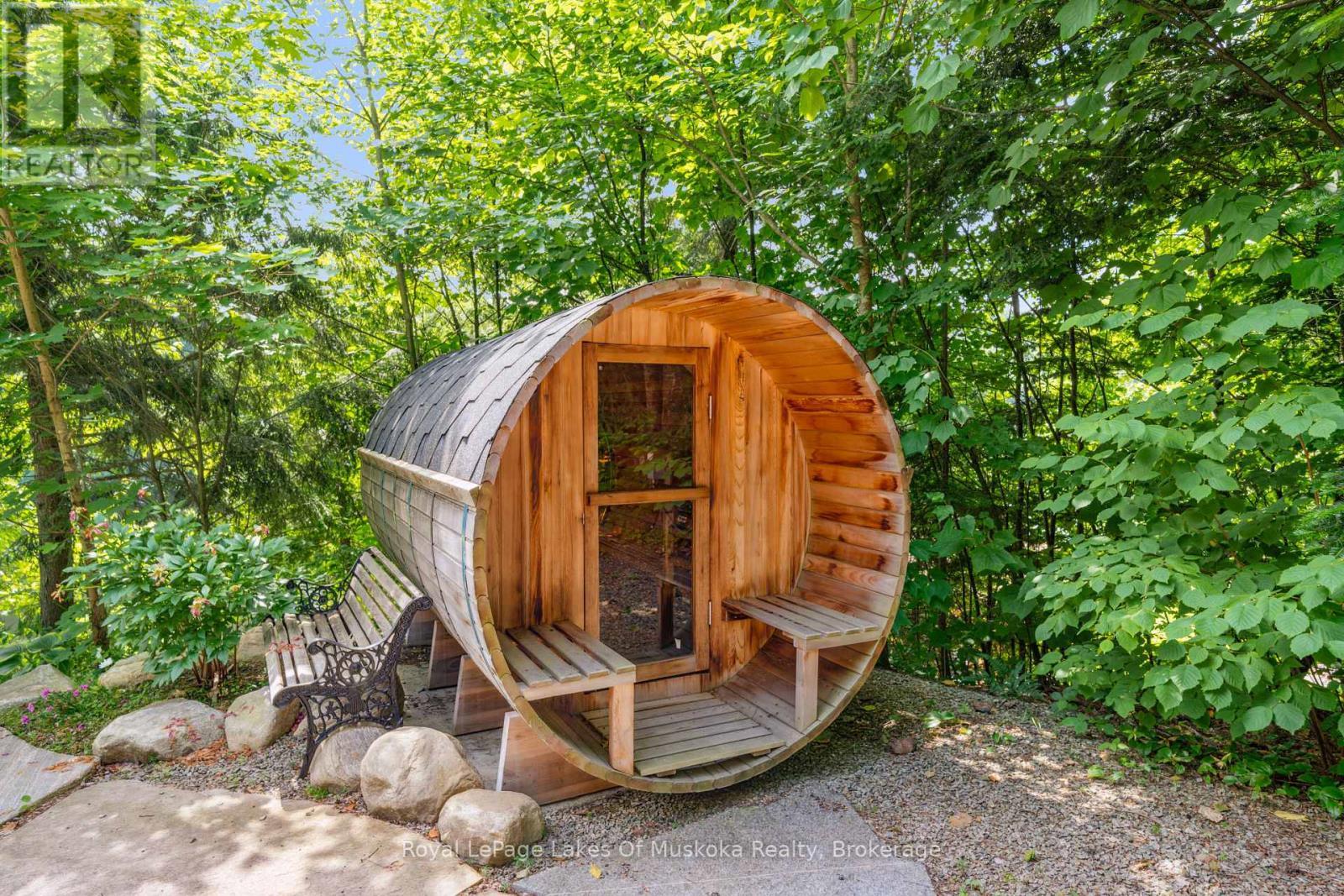 












1315 WOLF CIRCLE

,
Algonquin Highlands (Sherborne),




Ontario
P0A1E0

